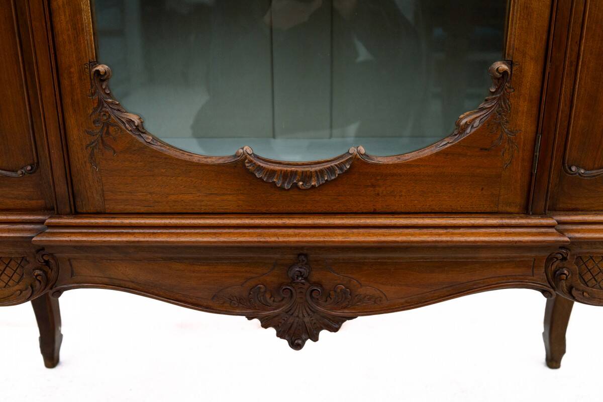 Exceptional display cabinet, Western Europe, France, circa 1910.