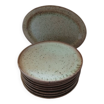 8 flat plates and 1 Vallauris dish