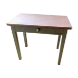 Mado-style desk table
