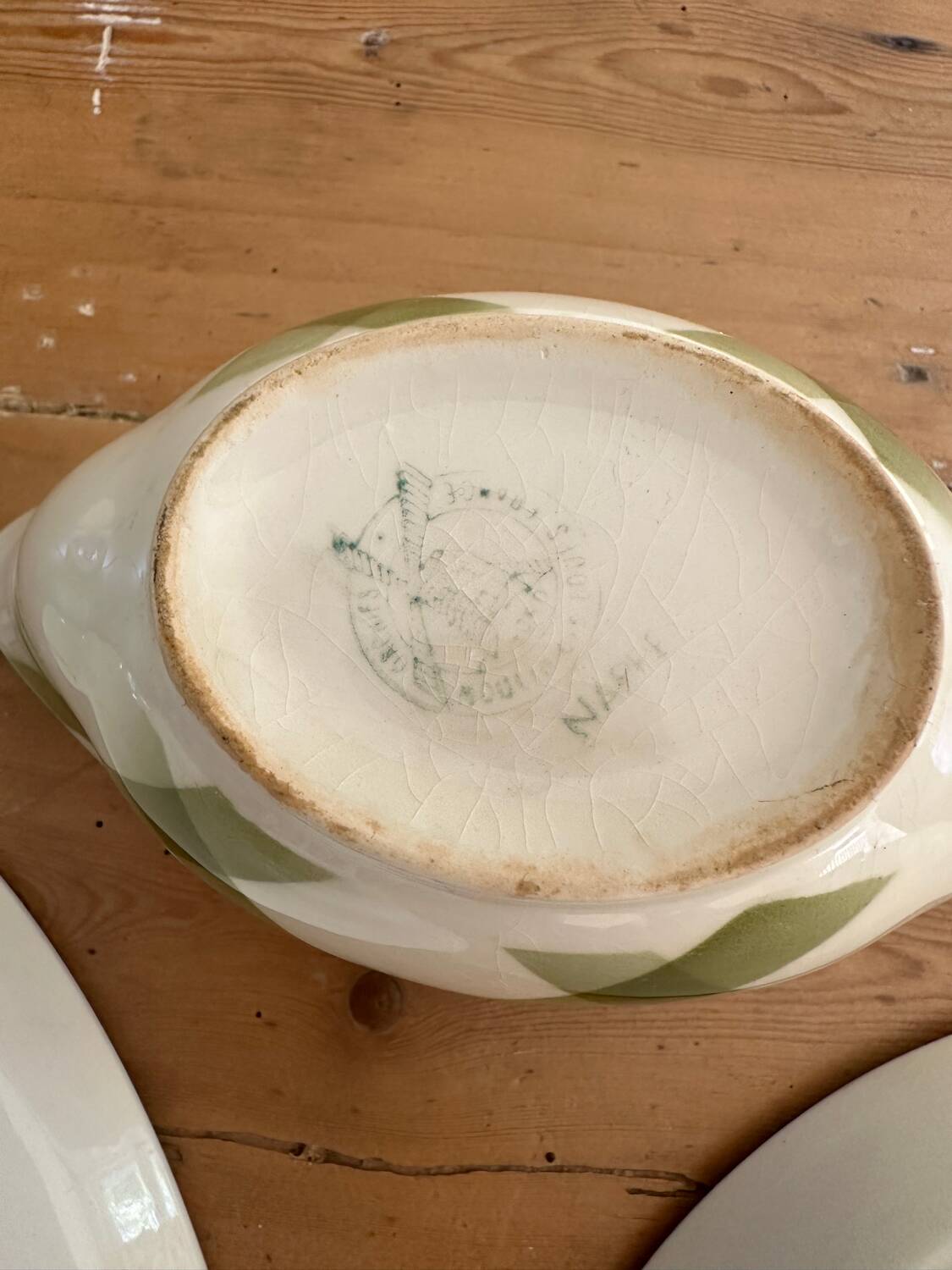 Set of dishes Moulin des loups