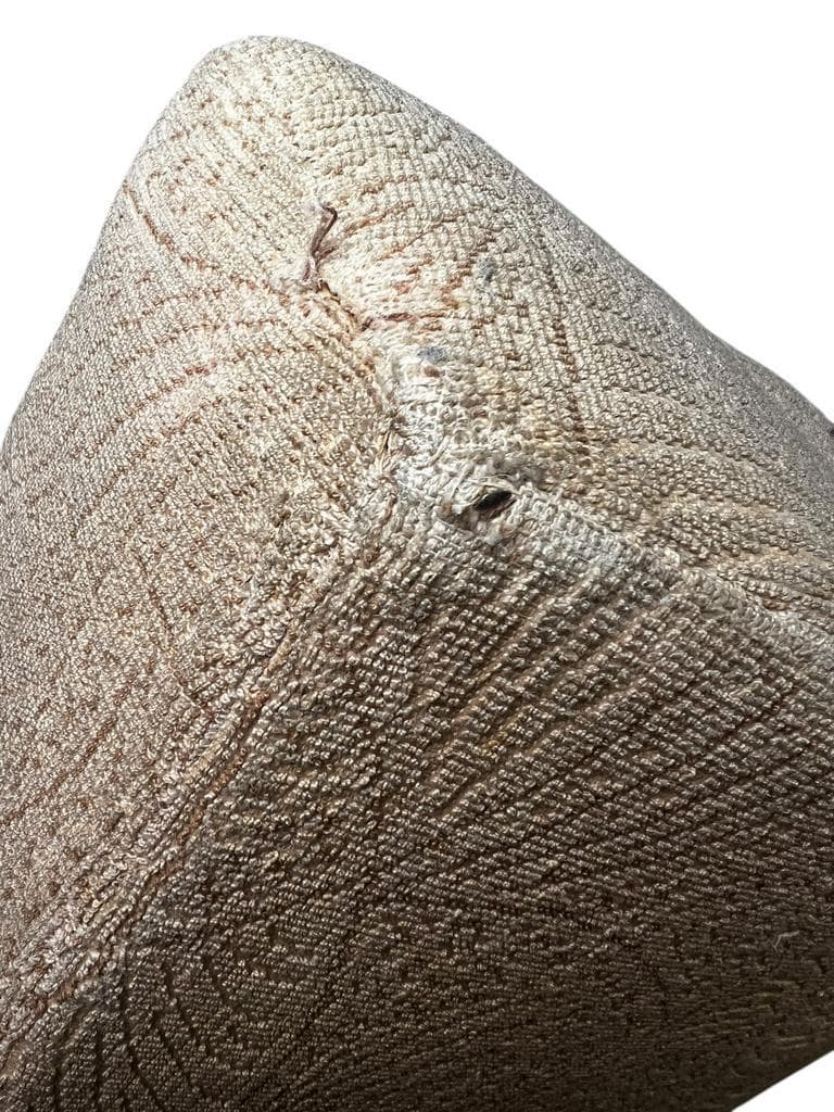 Vintage armchair/foot warmer with armrests: design project