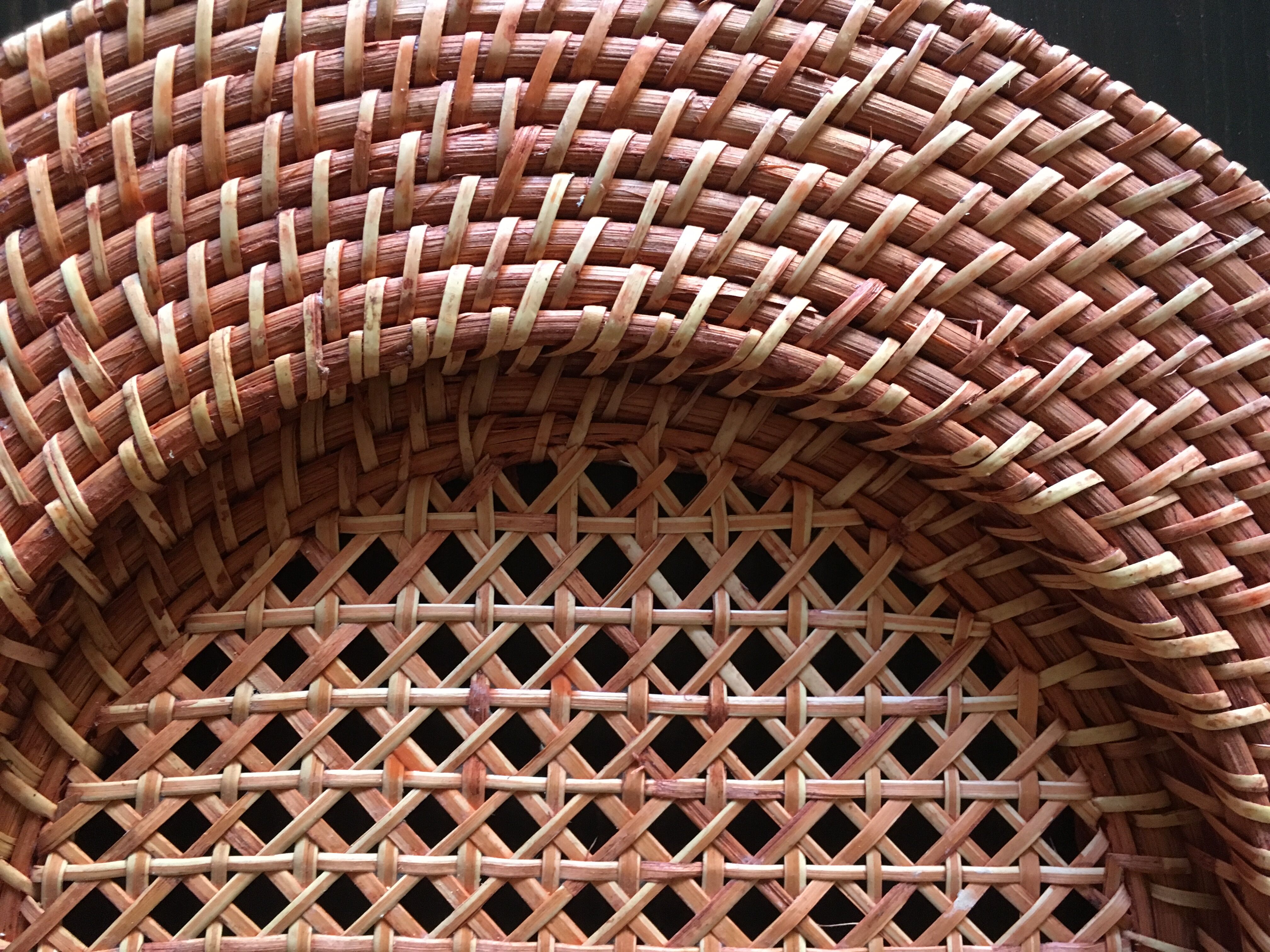 Set of 6 wicker and rattan undertributions