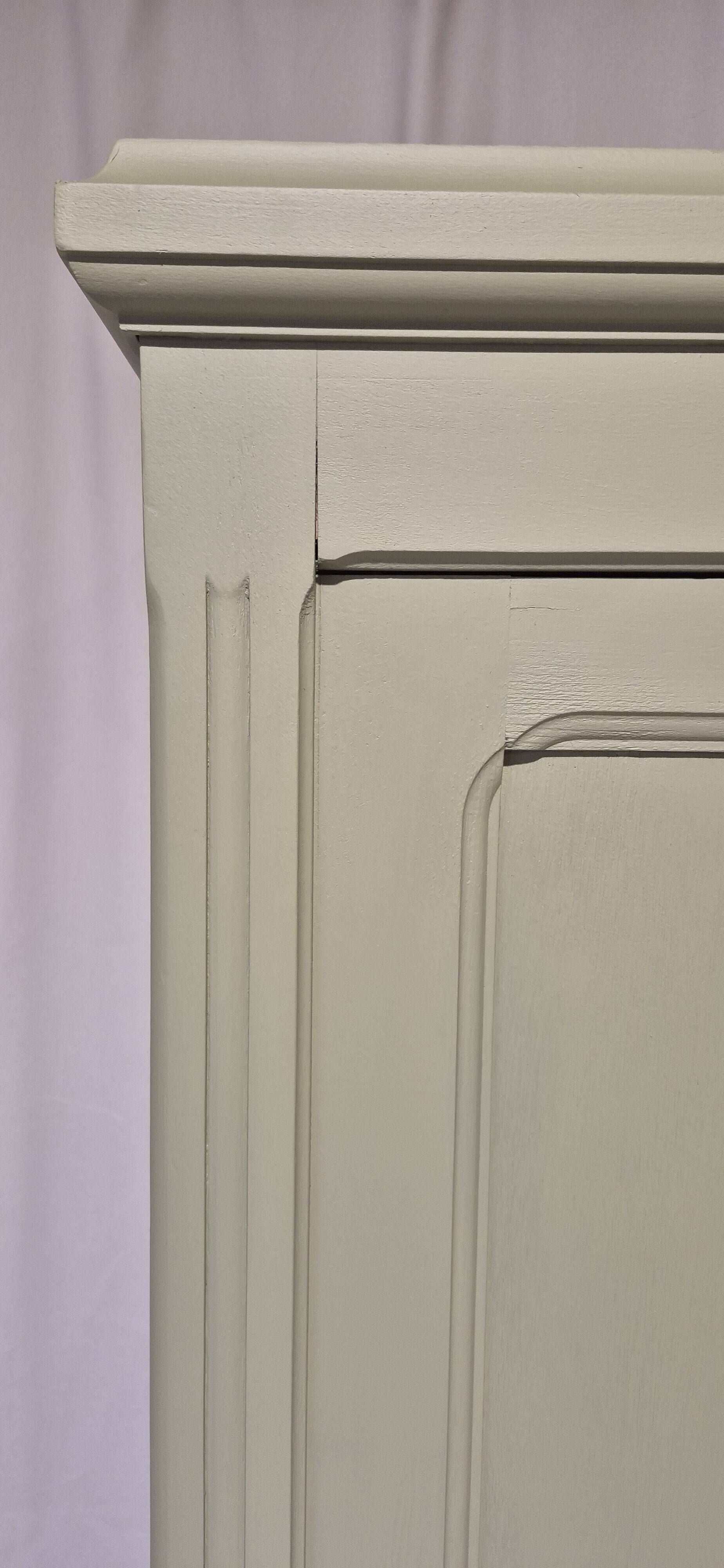 Armoire Parisienne d'hôtel