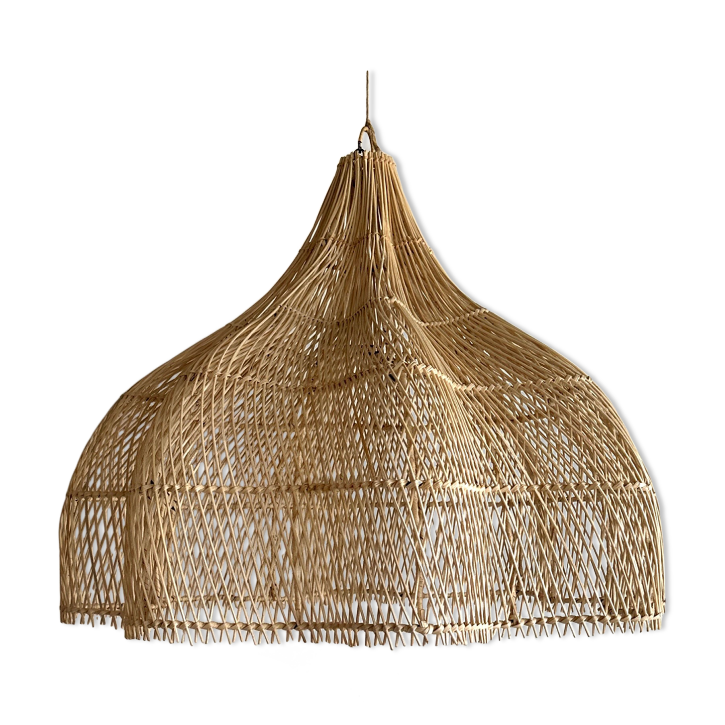 Rattan pendant lamp in the shape of a flower