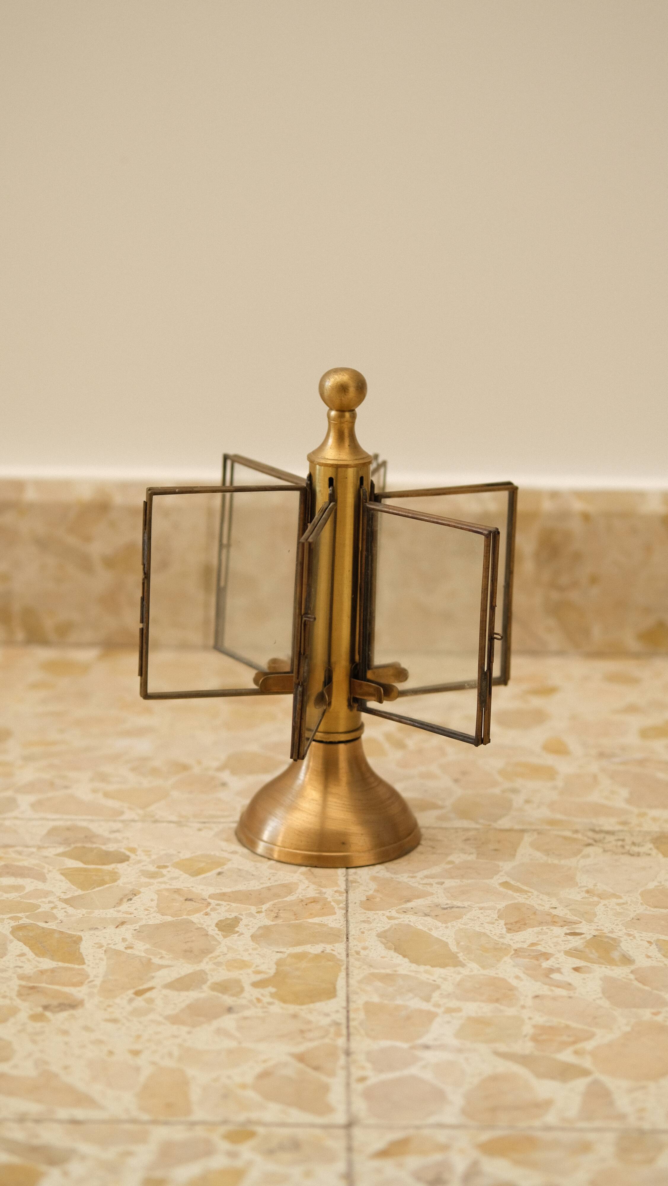 Photo display 6 views