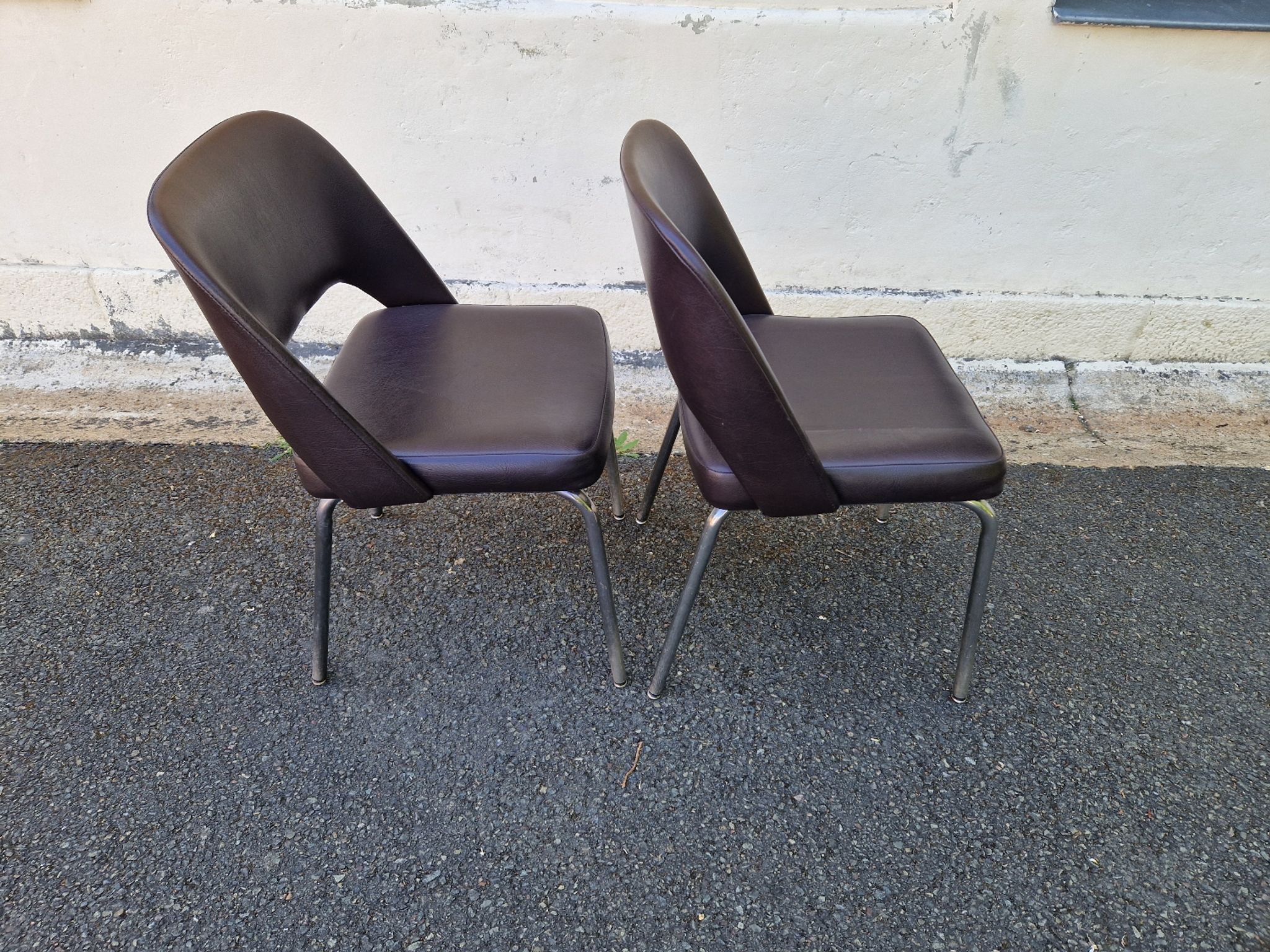 Pair of designer chairs 50