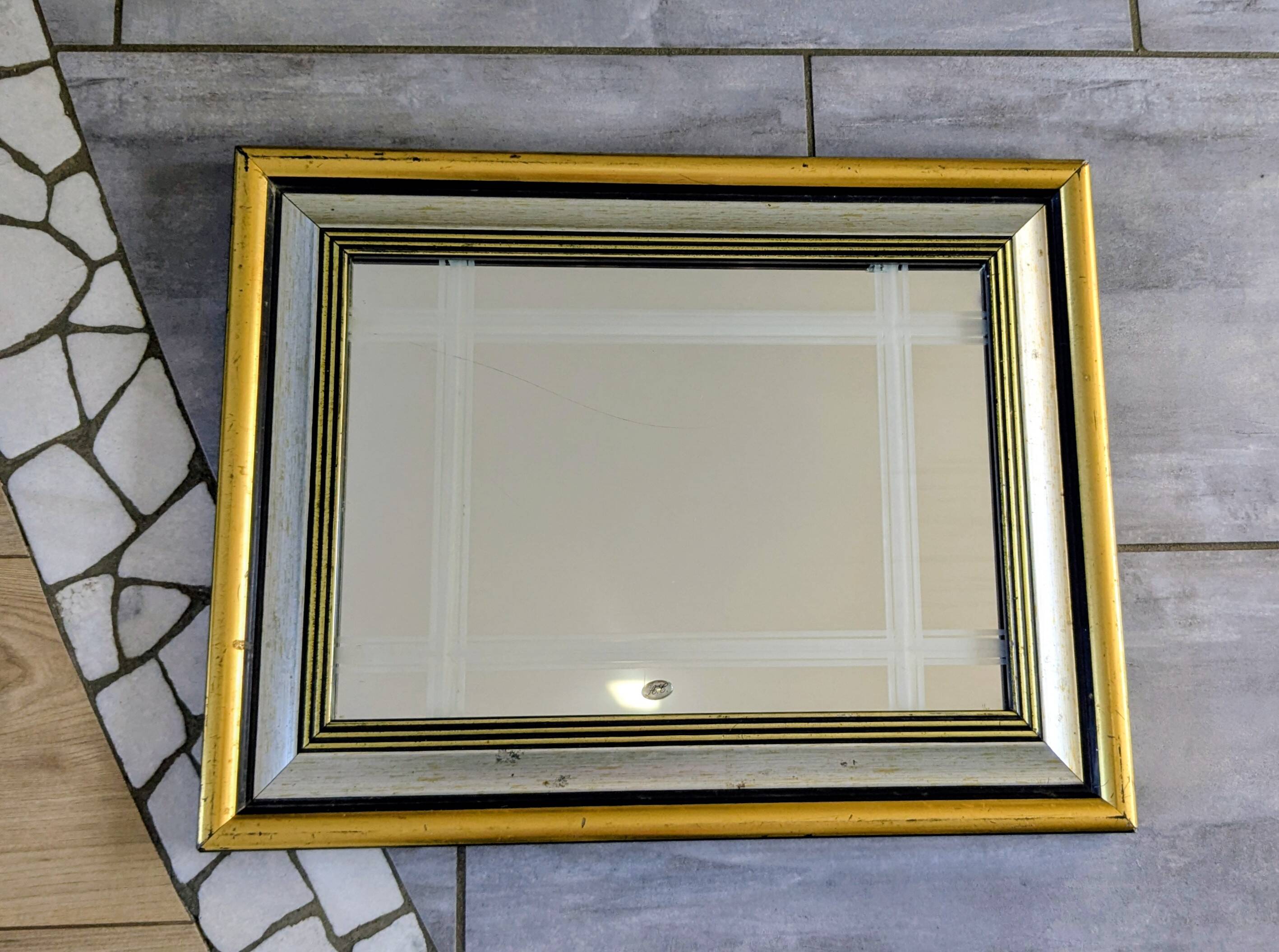 Antique mirror with a gold frame, classic elegance 49 x 38 cm