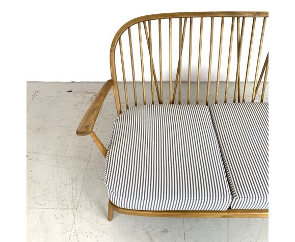Vintage ercol windsor 2-seater sofa padded in French tick | Selency