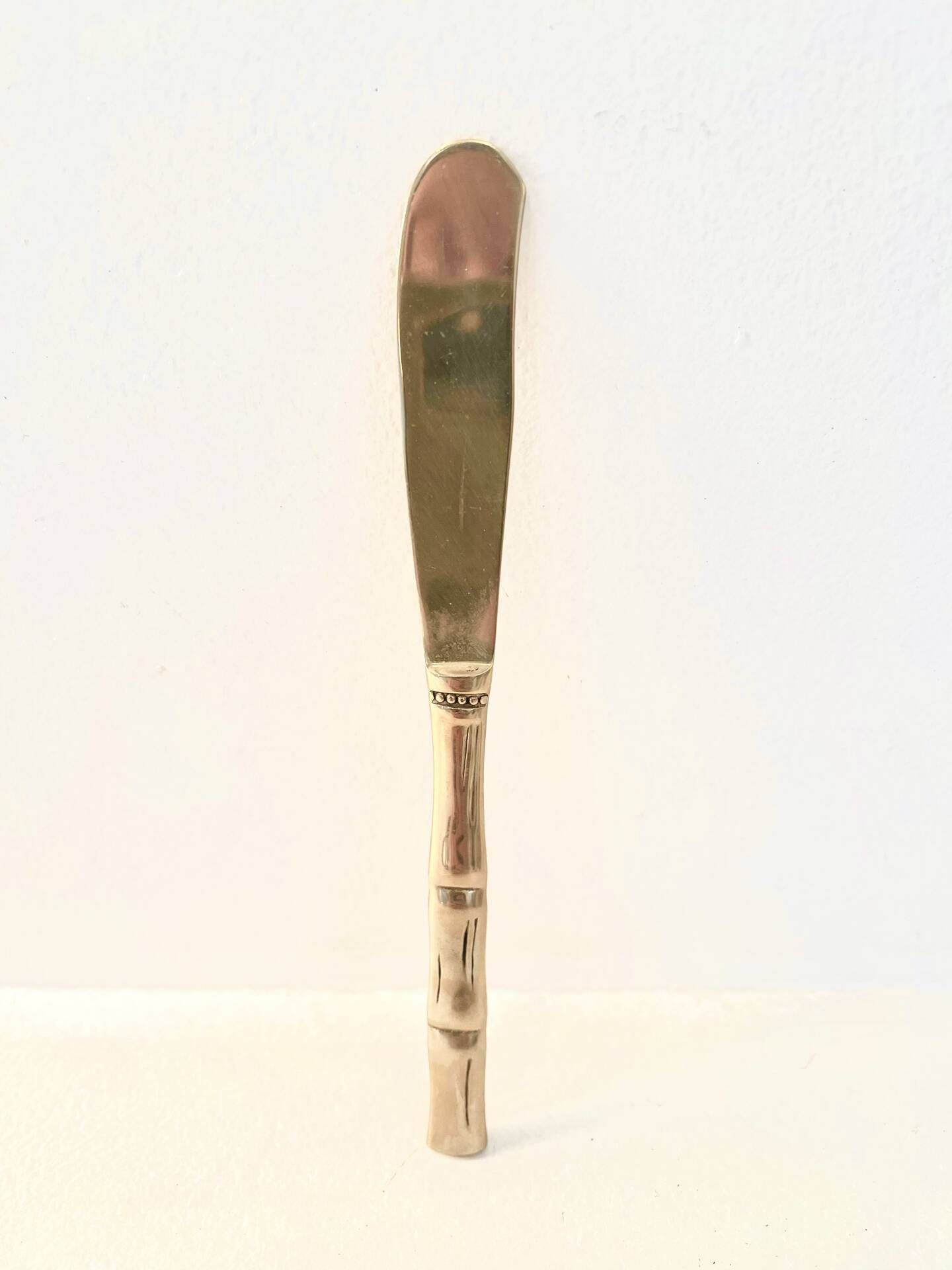 Couteau à beurre en laiton doré, Hollywood Regency – circa 1970
