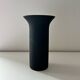 Vase en verre noir mat Habitat 1990