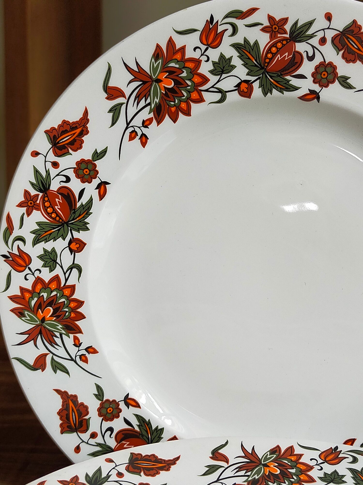 Six vintage English fine porcelain dessert plates