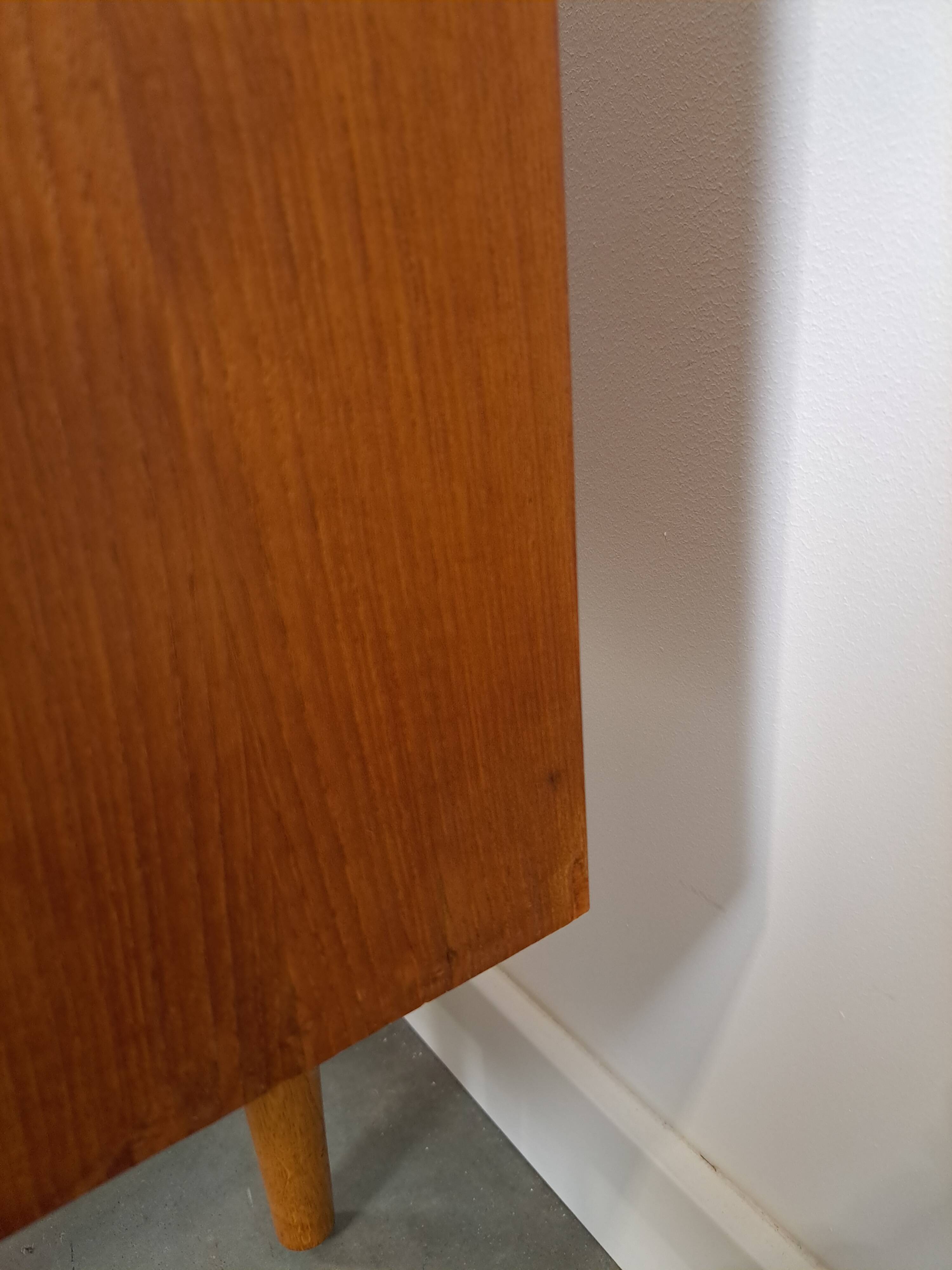 Mid Century Deens teak hoog dressoir