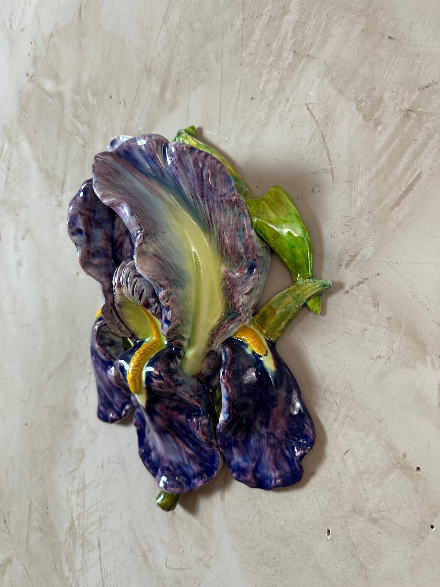 Flower girl in barbotine