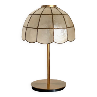 Table lamp with a vintage mother-of-pearl lampshade set
