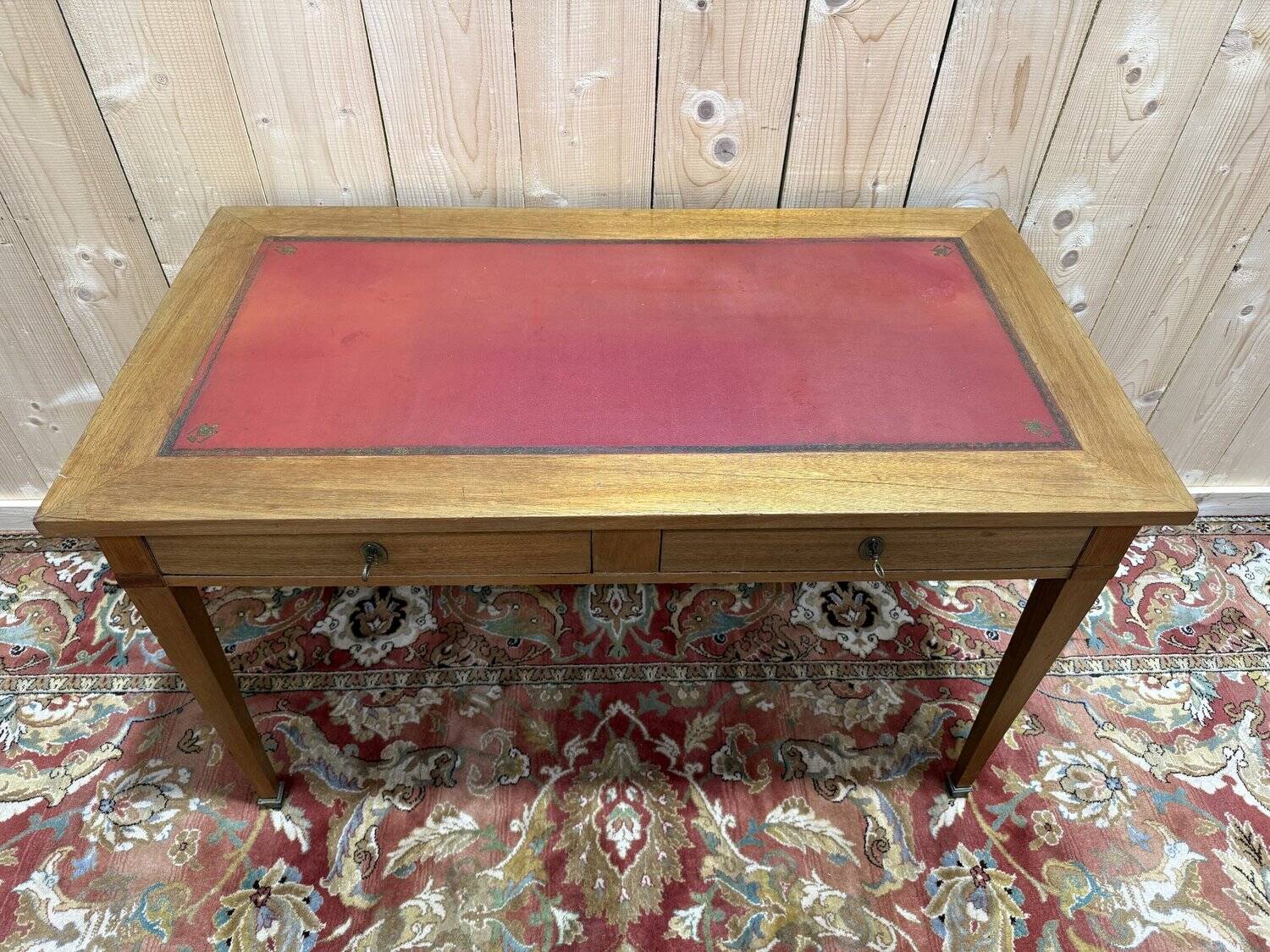 Flat desk in the Louis XVI style