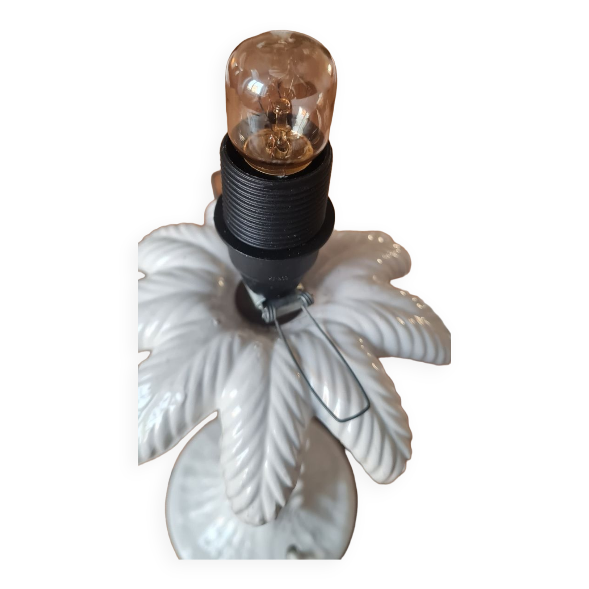 Ceramic palm lamp and white opaline globe