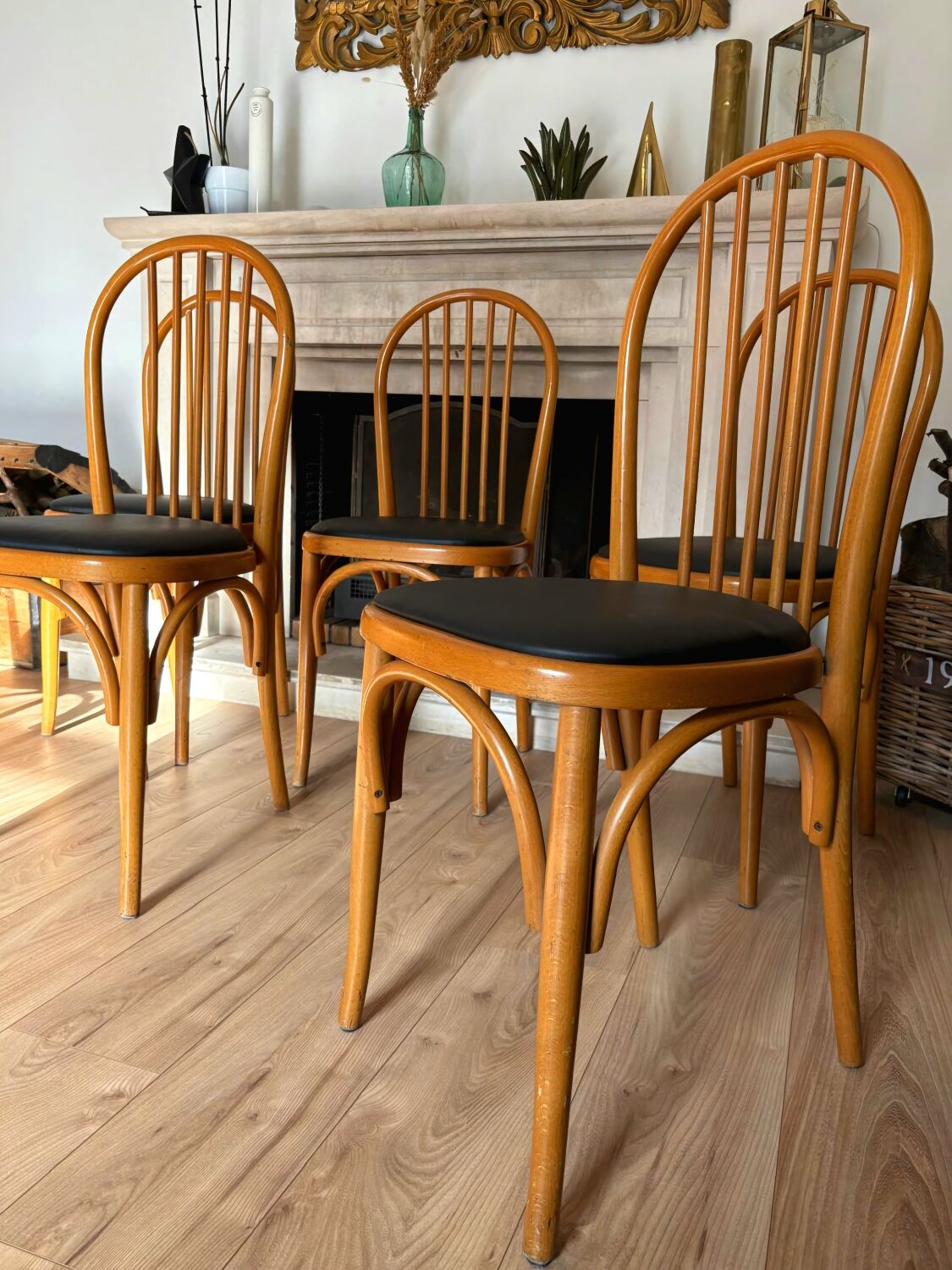 Set of 8 bistro chairs