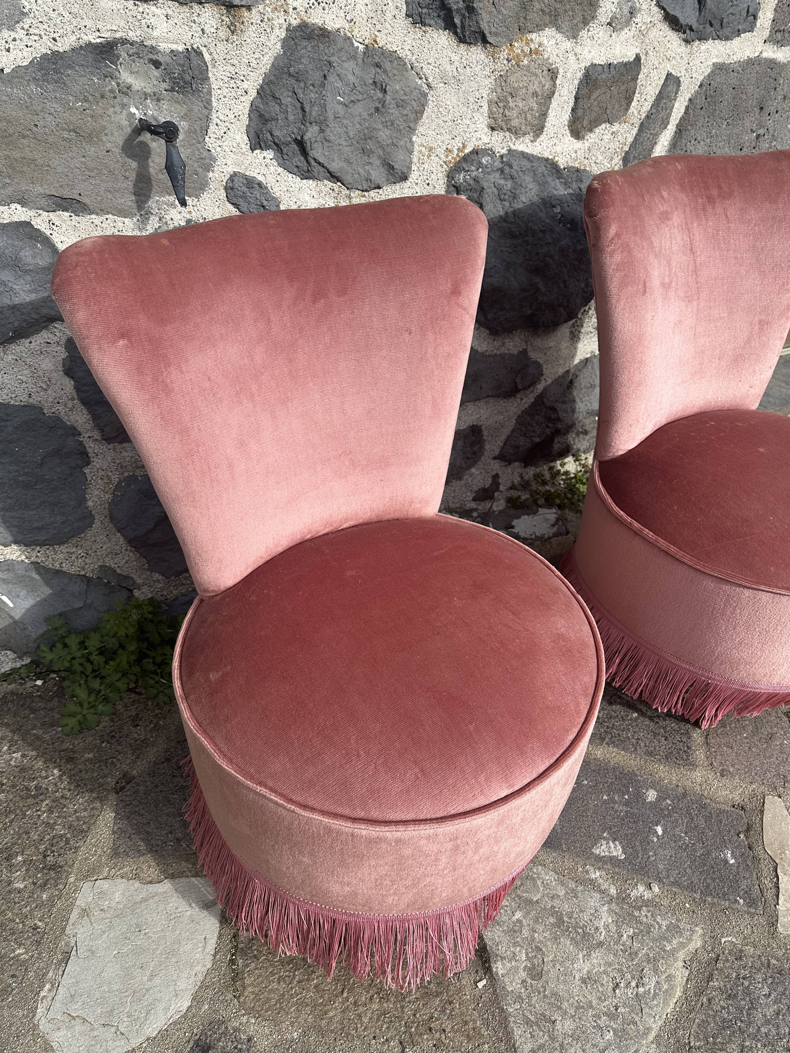 Pair of frog armchairs in pink velvet