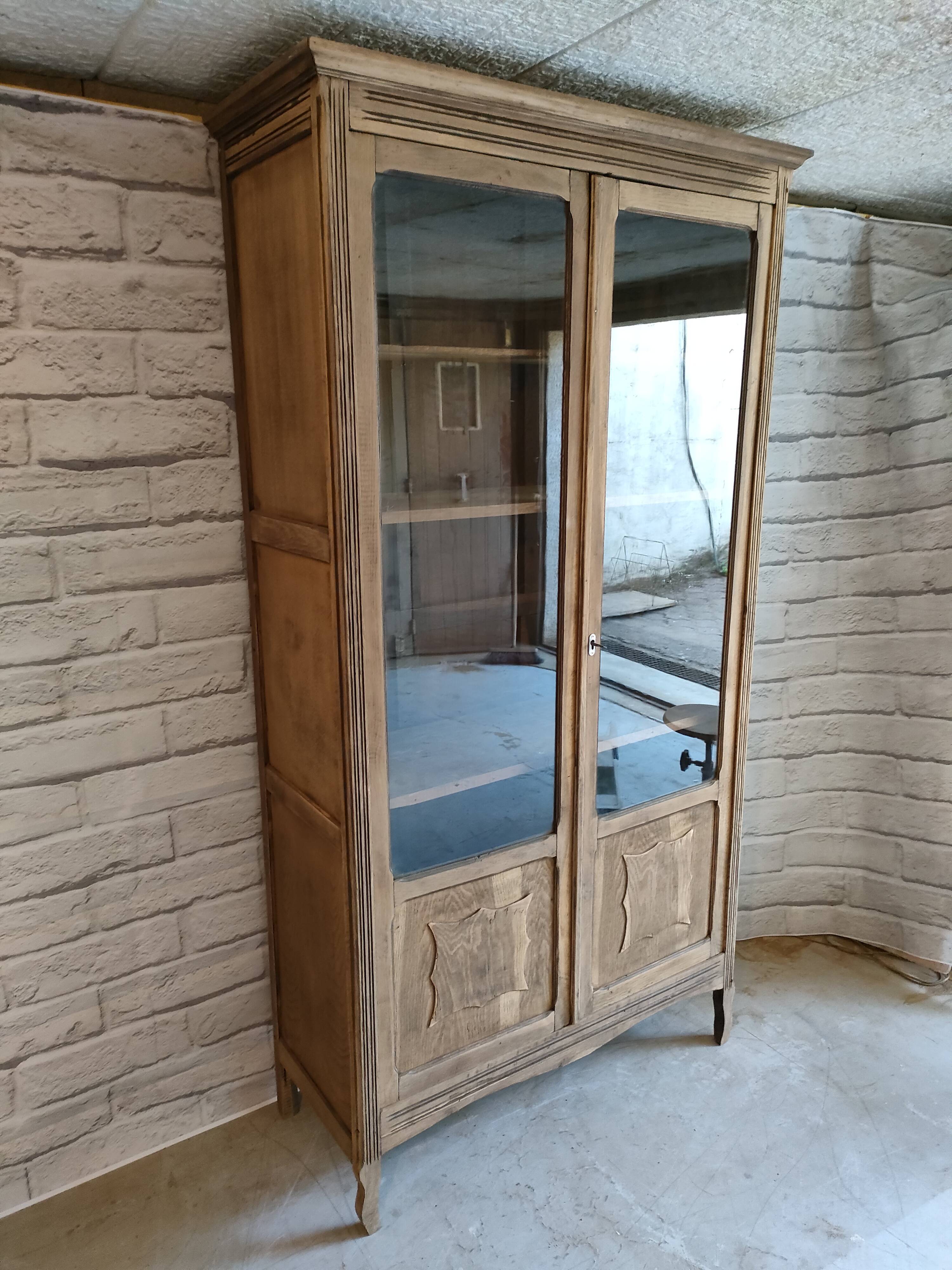Display cabinet
