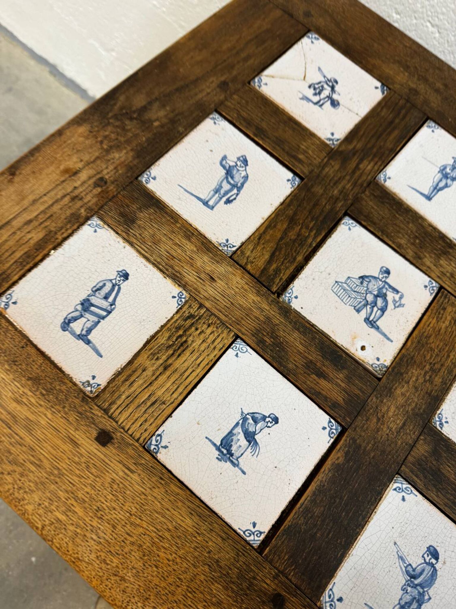 Table bistro fer et bois revêtue des carreaux céramique
