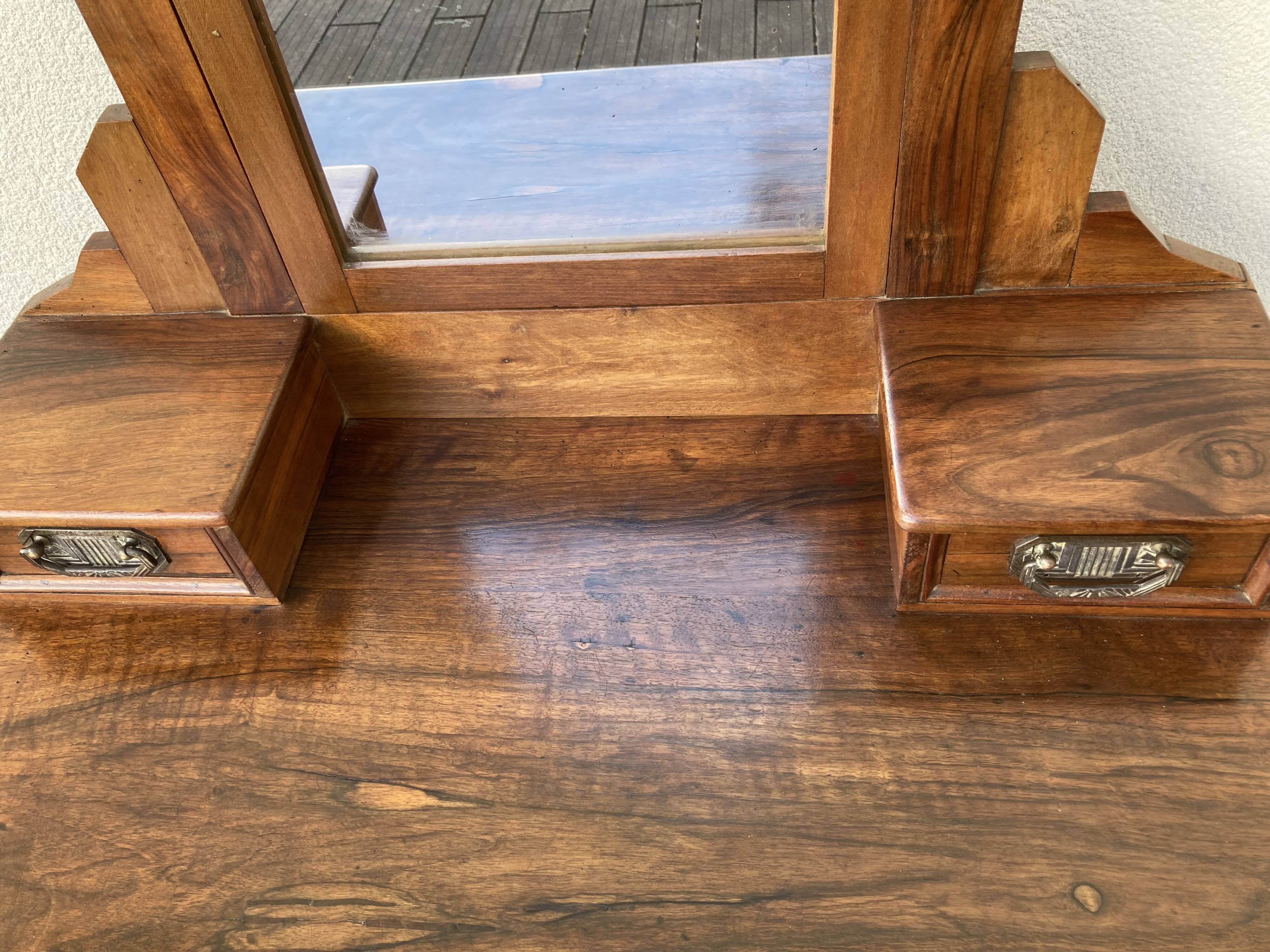 Polished 1930s walnut dressing table