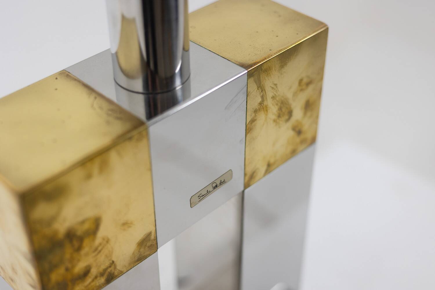Sandro Petti. Geometric lamp in silvered and gilded metal. 1970s.