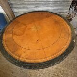 Pedestal table