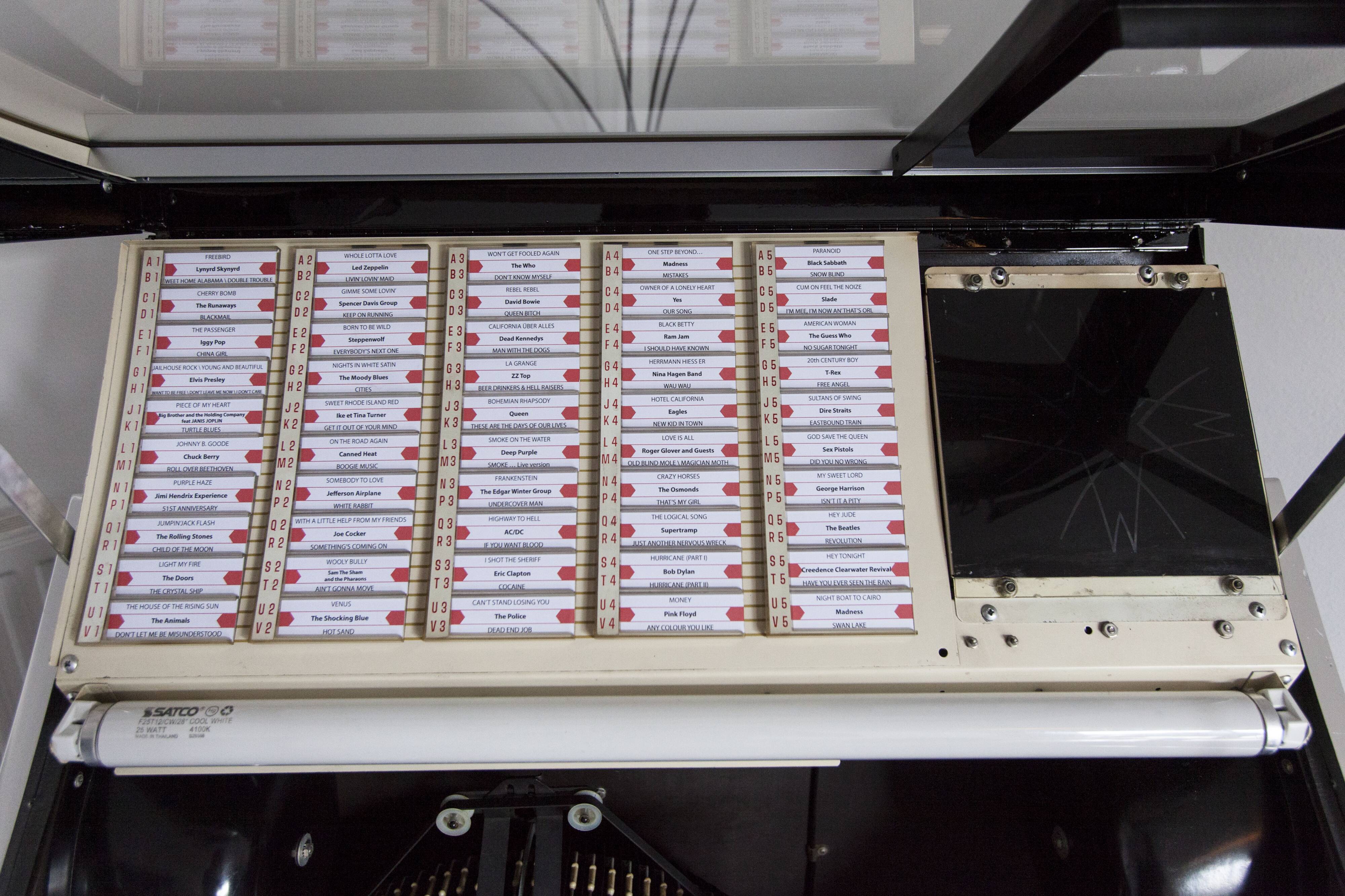 Jukebox Rowe friend from 1963 model "Jal" capa 100 vinyls pop, rock, metal compilation from 1950 to 1990