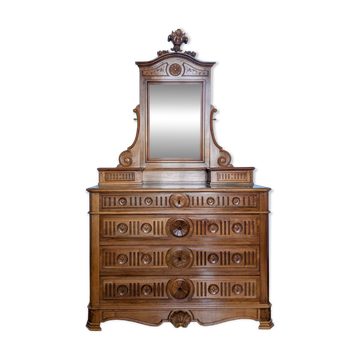 Dressing table in fine walnut from the 19th century.