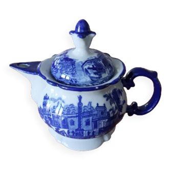 Blue and white Staffordshire England teapot!