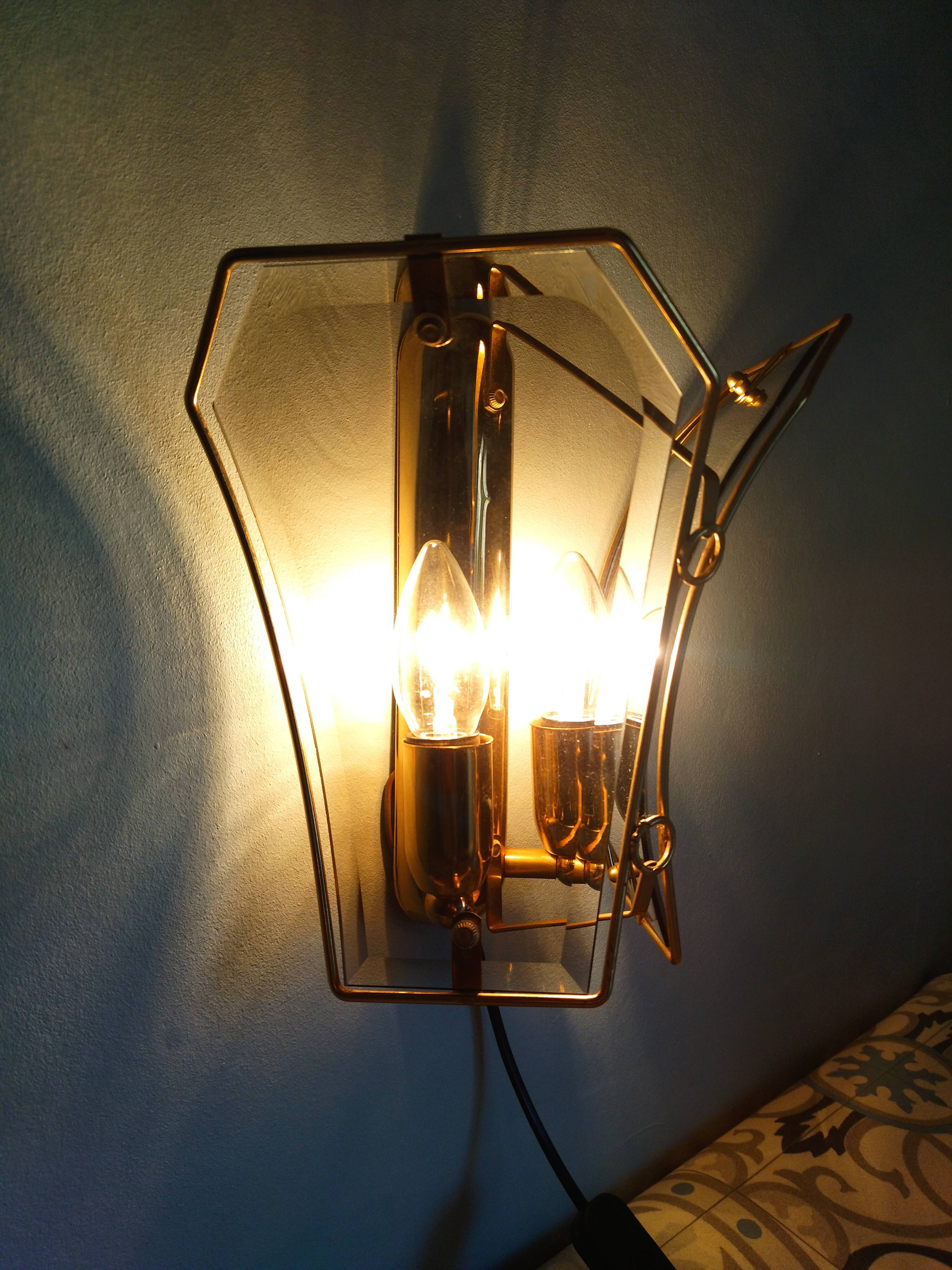 Wall lamp two fires in brass and curved glass from the 80s