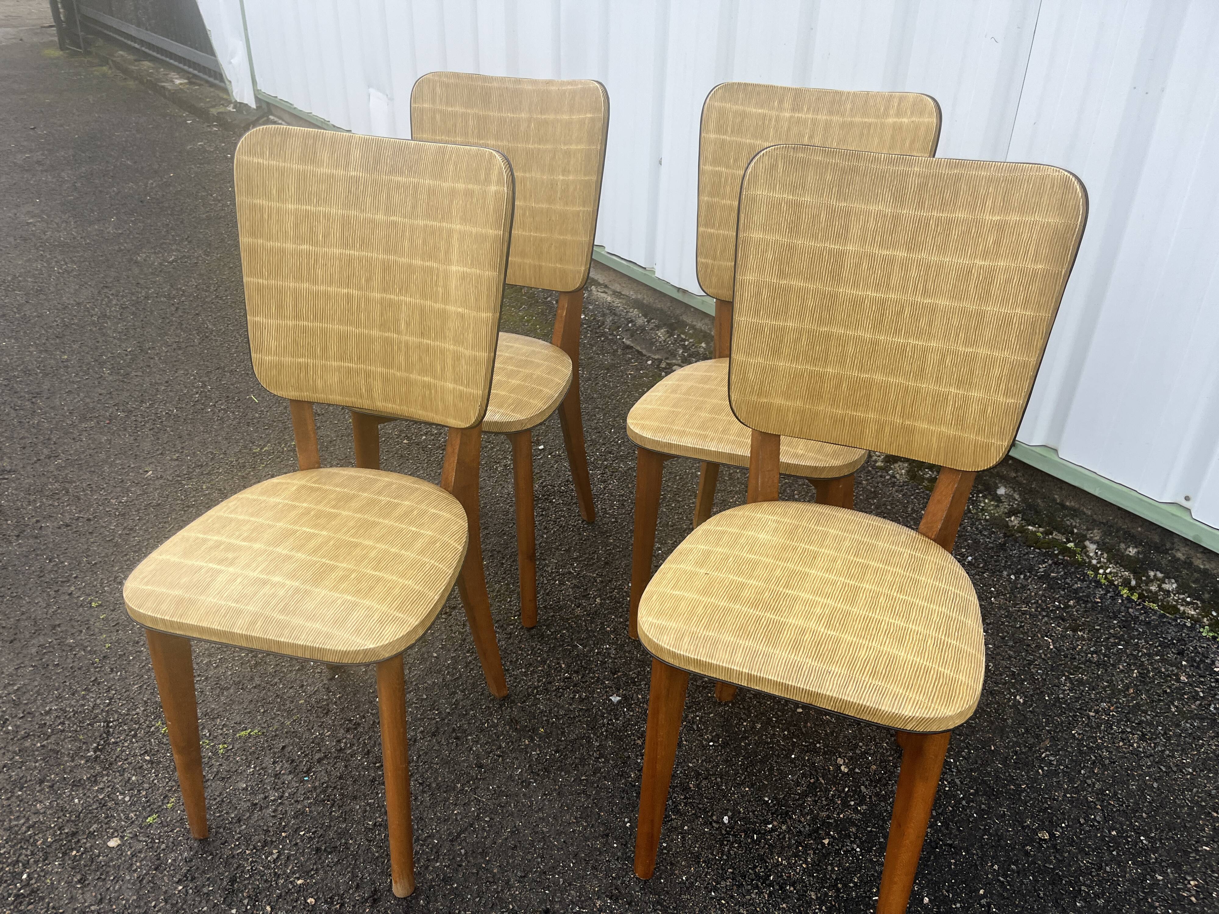 Set of 4 vintage chairs from the 50s and 60s in Scandinavian style.