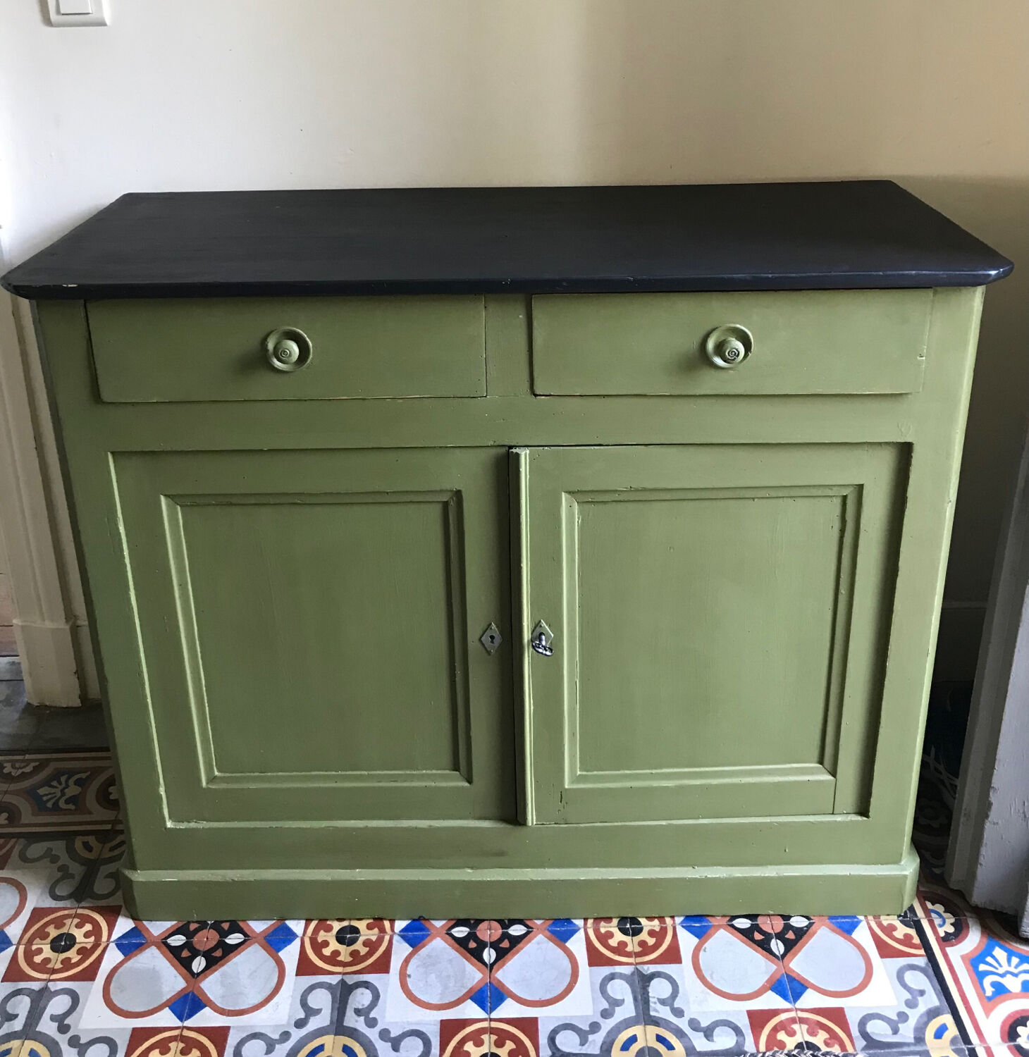 Buffet en bois peint en vert olive, XIXème s.