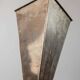 Vase pyramidal vintage en métal argenté des années 1980