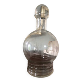Carafe en verre ciselé