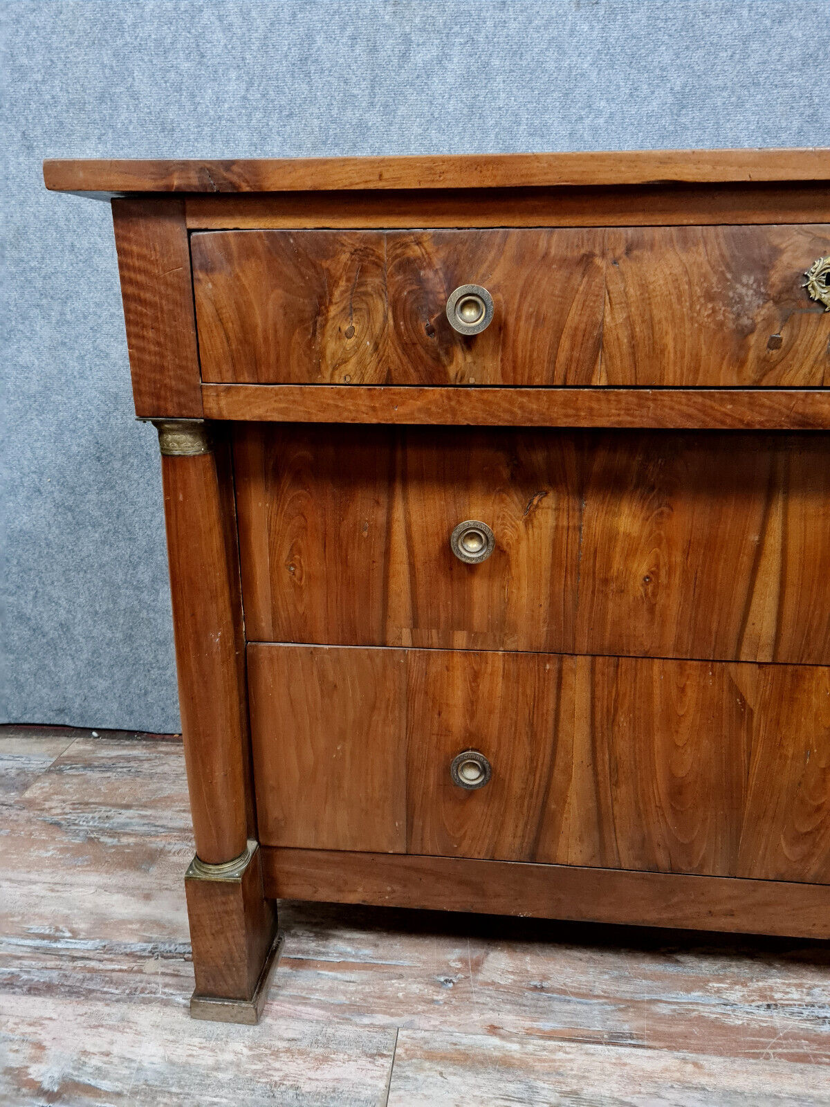 Empire walnut period chest of drawers circa 1810-1820