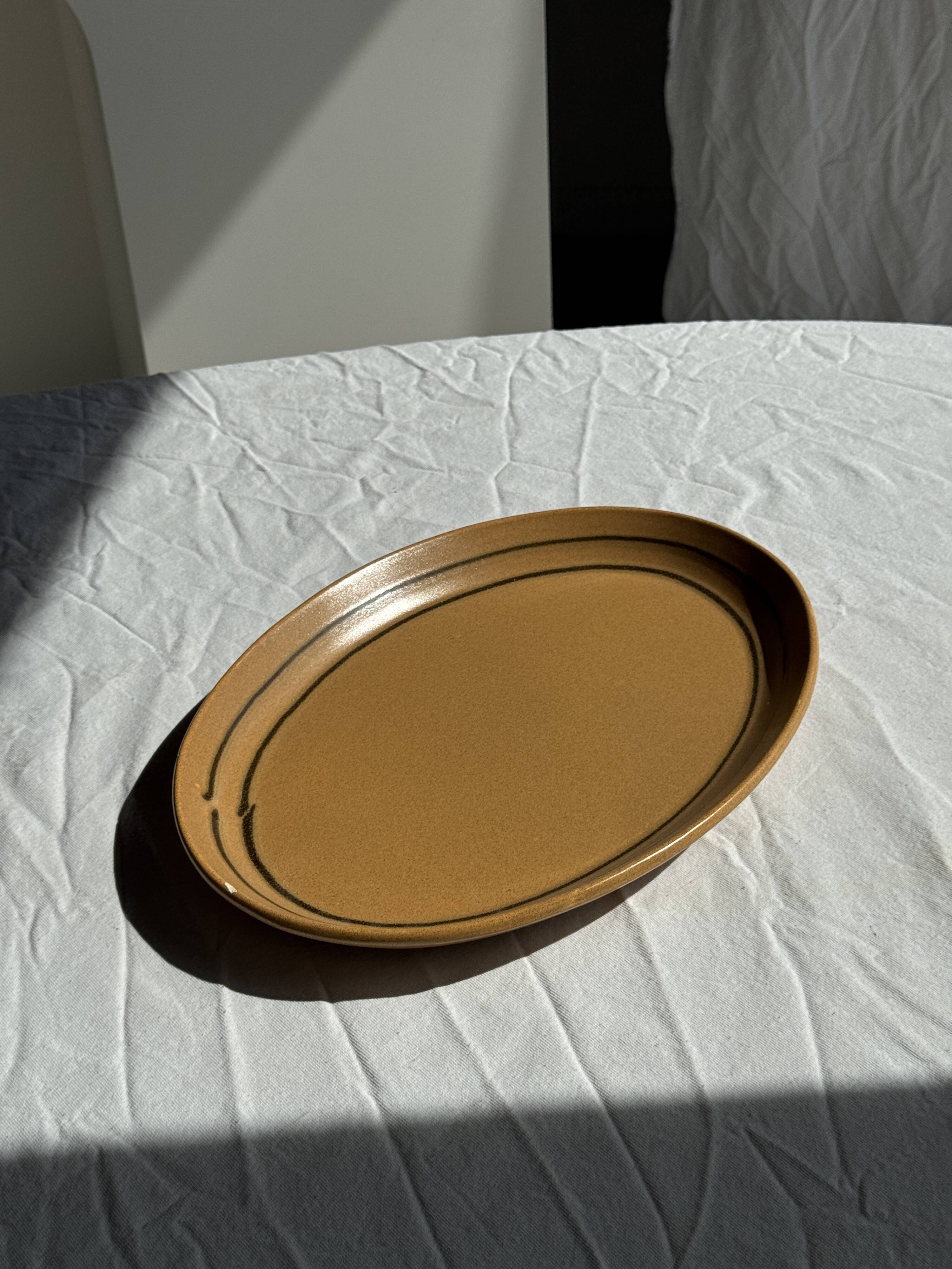 Large oval Sarreguemines stoneware dish with brown border 27x37