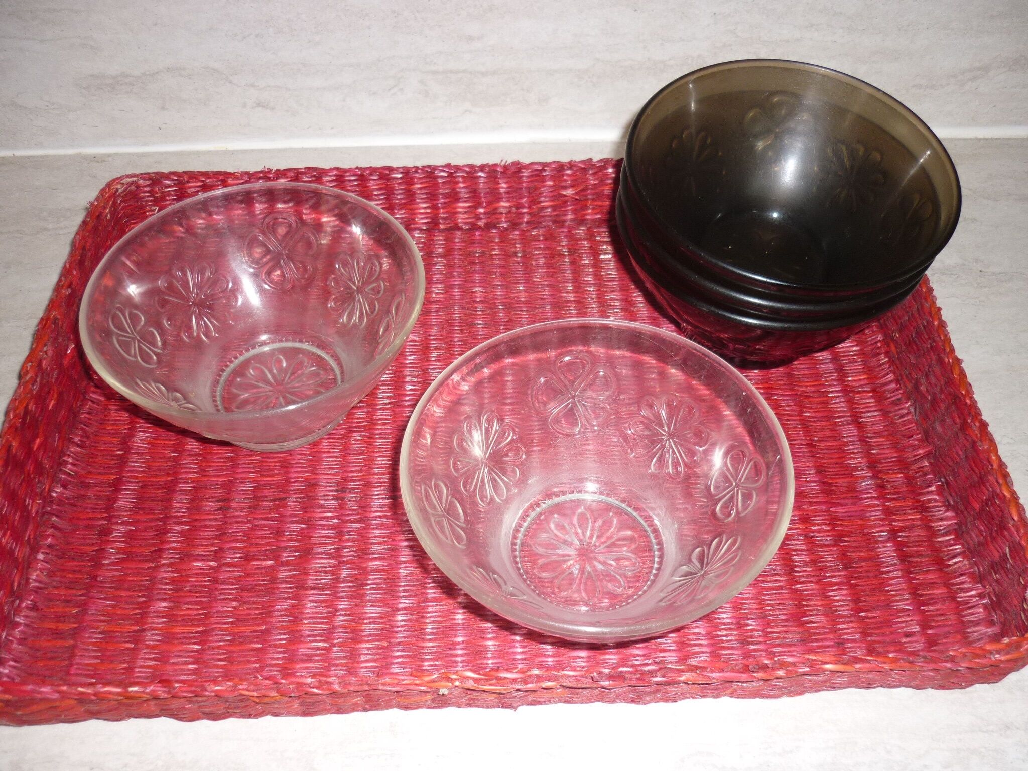 Lot De 4 Bols Vintage Vereco En Verre Rose Des Années 70 - Parfait Pour La Déco Rétro