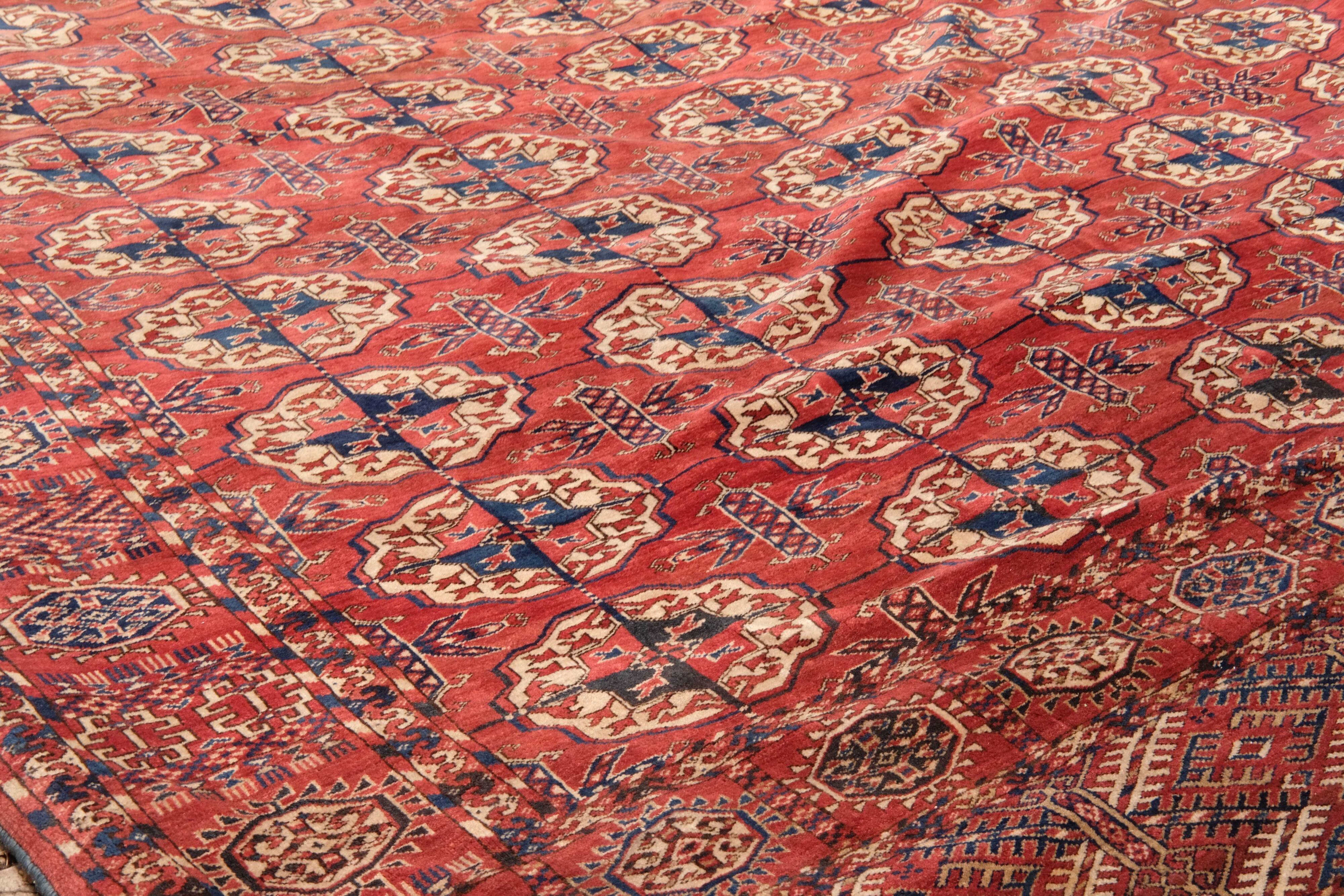 Antique "Bukhara" Carpet, Turkmenistan circa 1900's