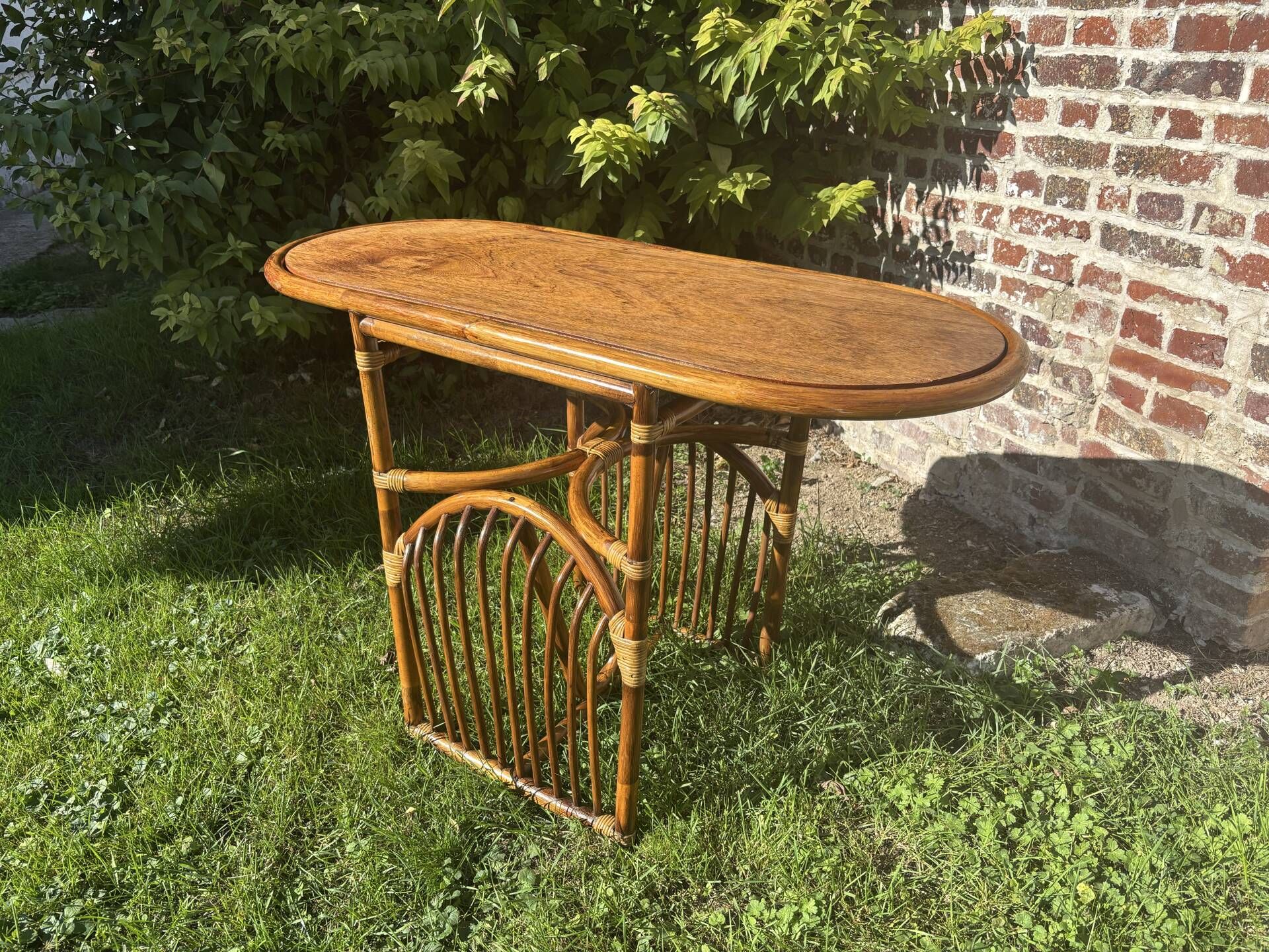 Table ovale en rotin