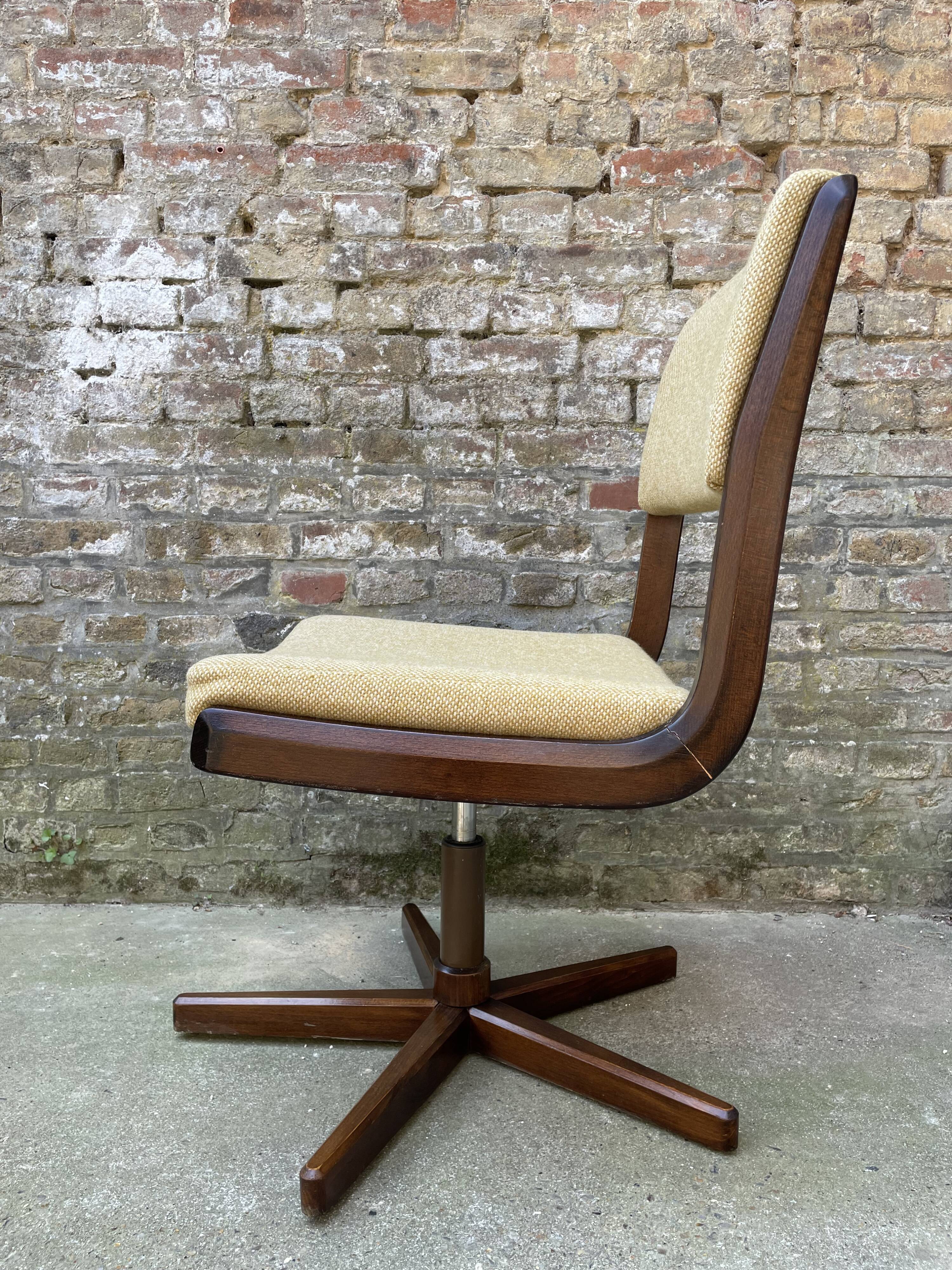 Scandinavian style swivel office chair