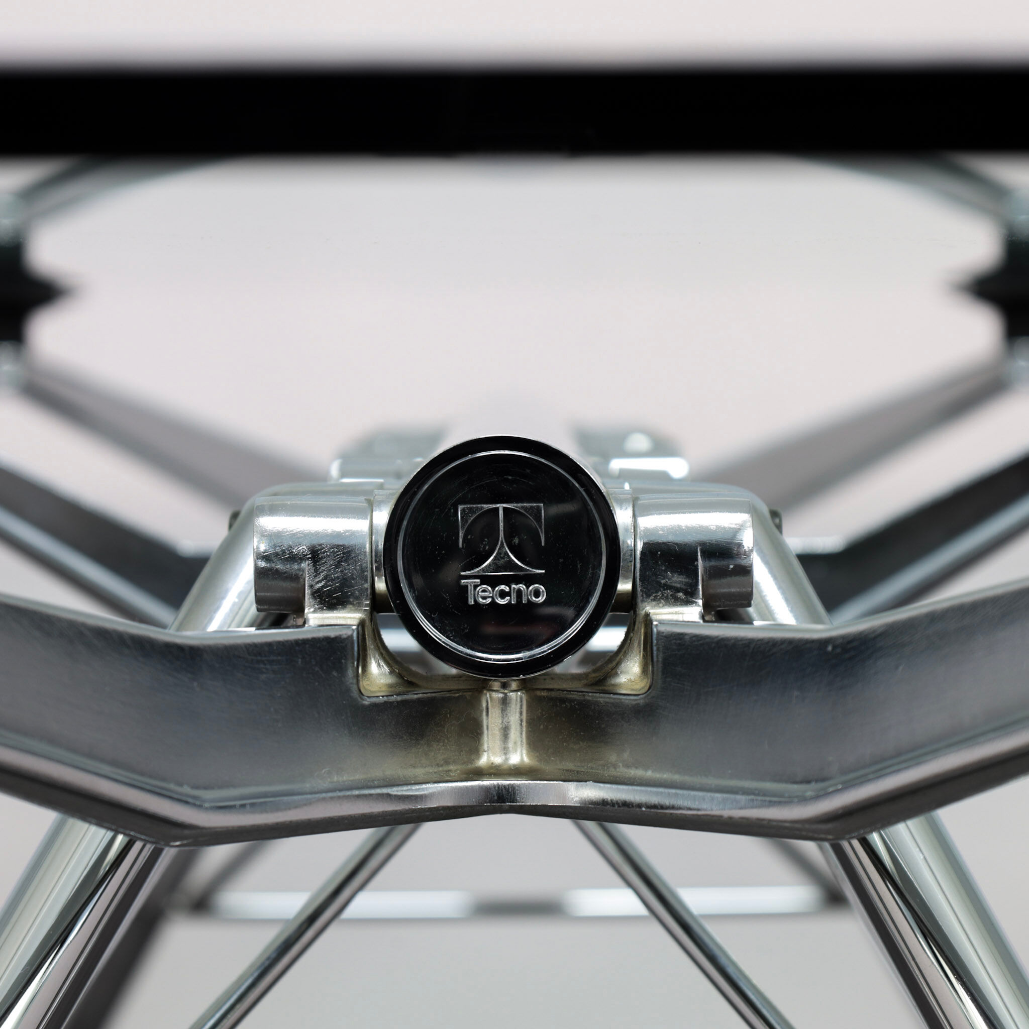 Nomos Table / Desk by Norman Foster for Tecno, Italy