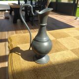Vase en étain aiguillere vintage