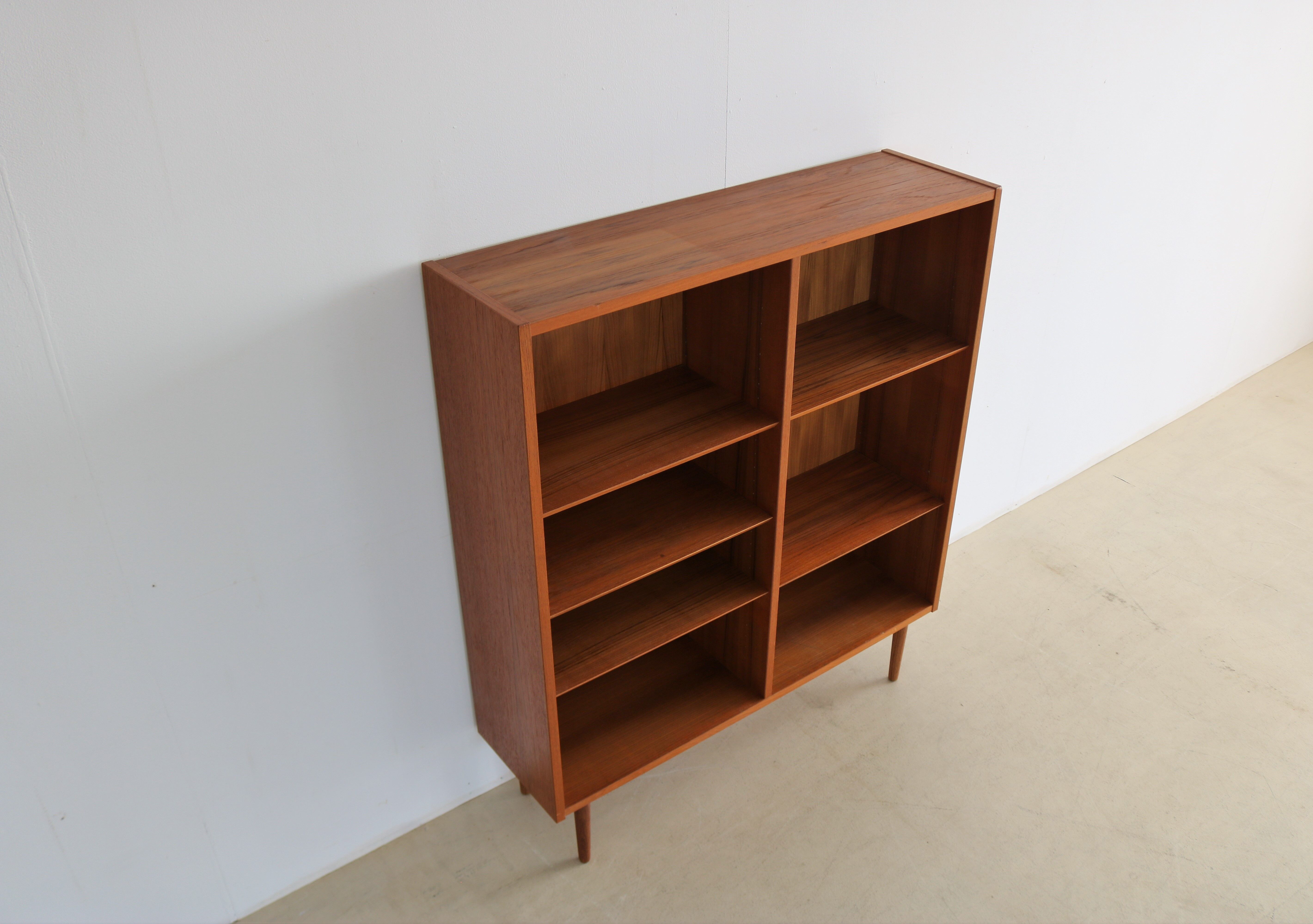 Vintage bookcase | cabinet | 60s Hundevad