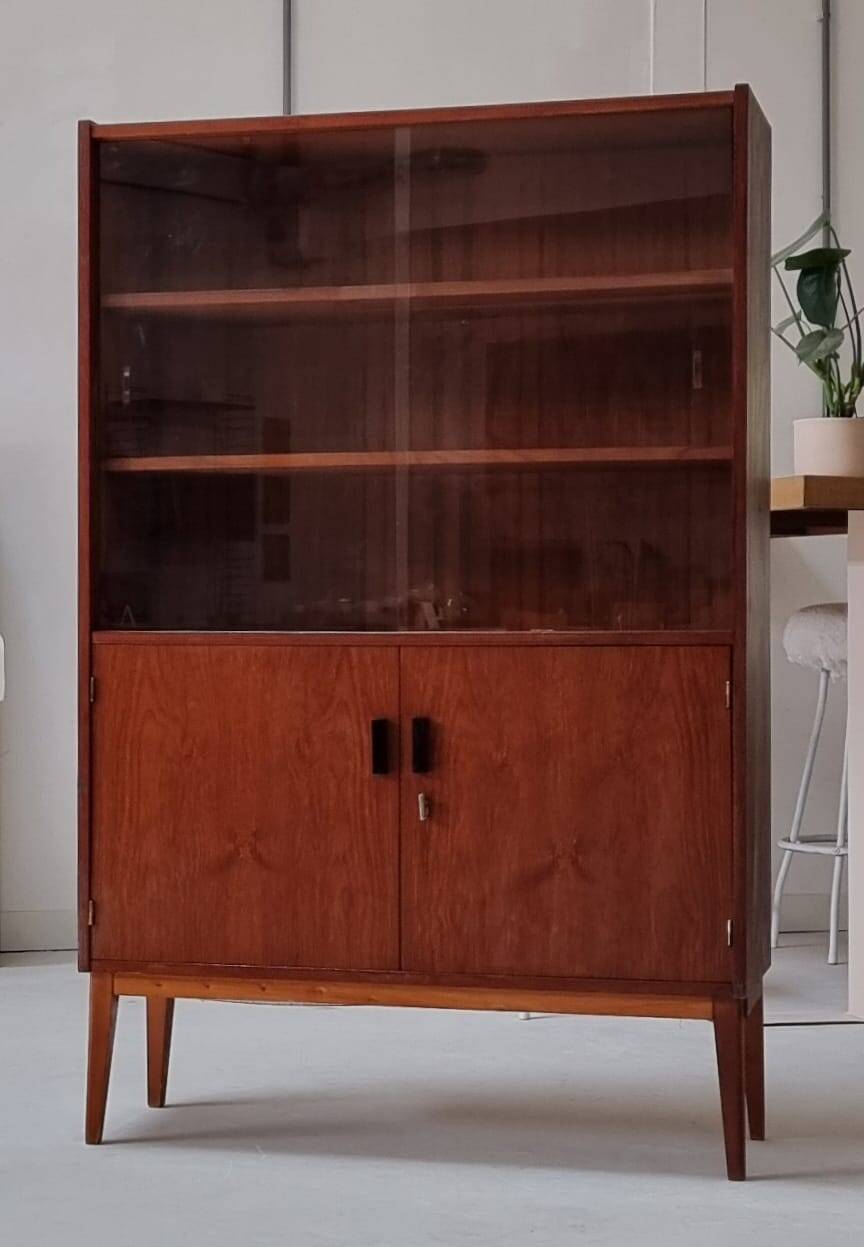 Vitrine du milieu du siècle