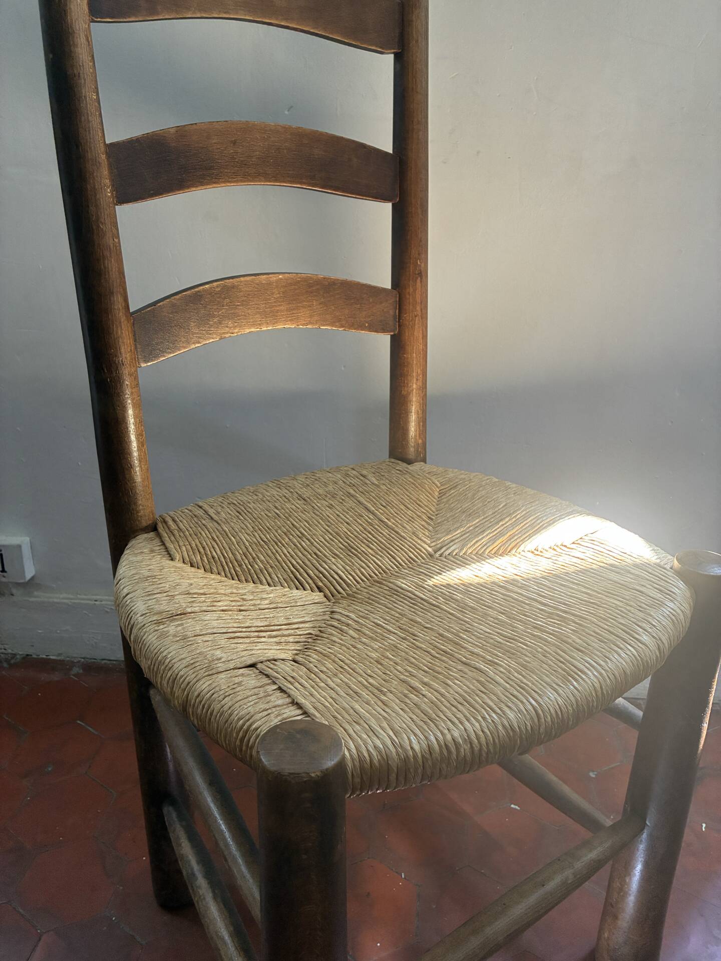 4 chairs assigned to Georges Robert