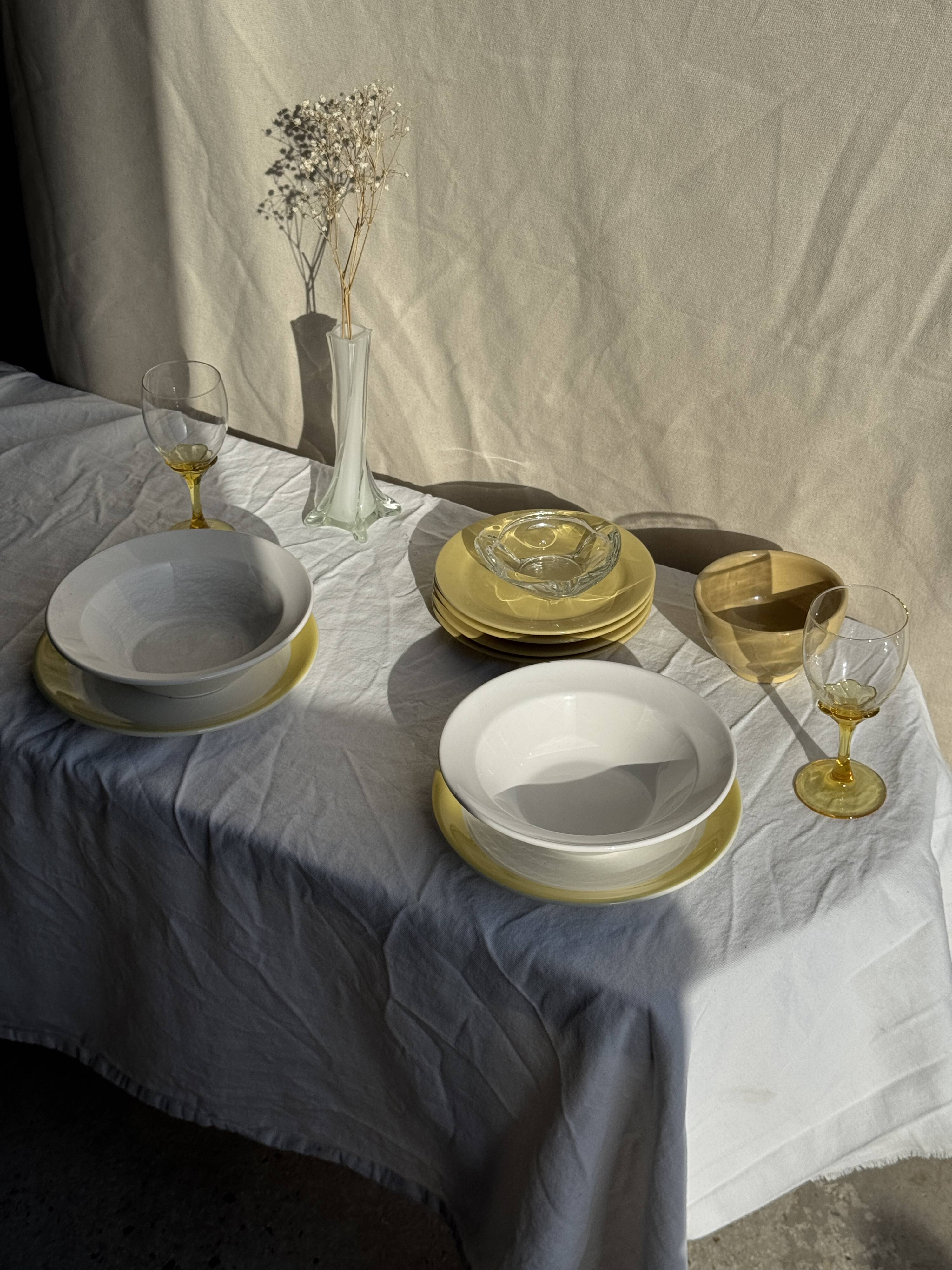 Set of 6 modern yellow dessert plates D19