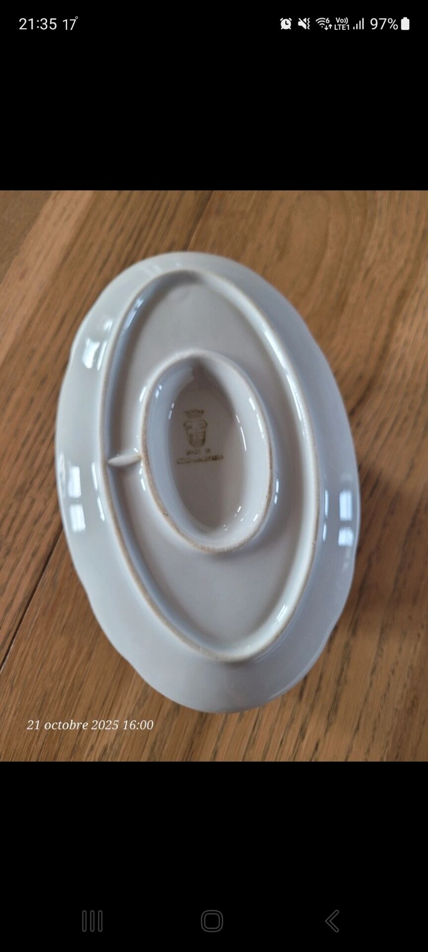 Vintage gravy boat in porcelain from Czechoslovakia.