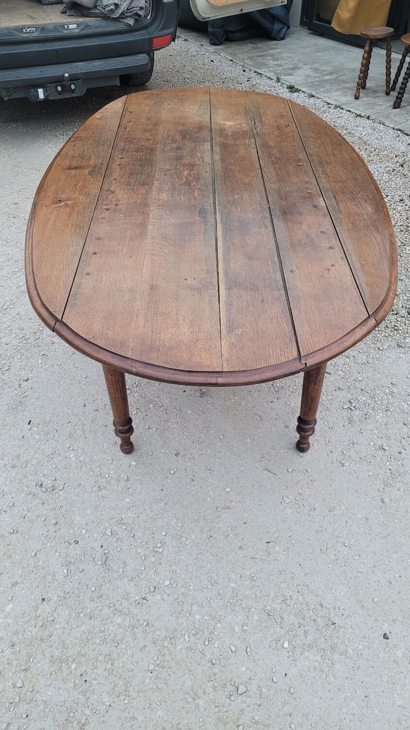 Burgundian oval farm table in 19th century solid oak with shutters - 1m93