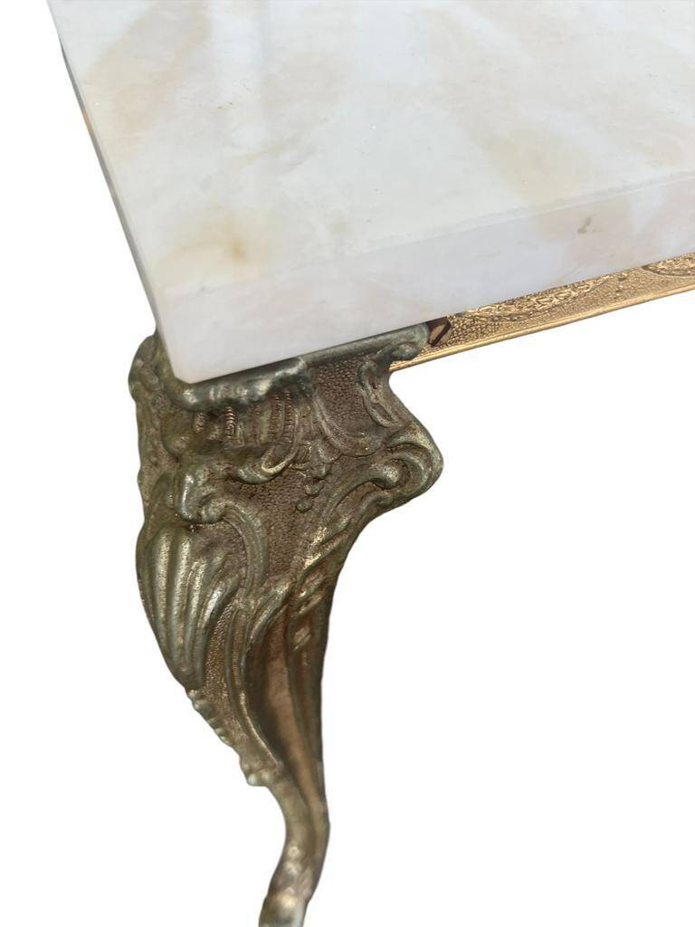 Table basse vintage en marbre et laiton